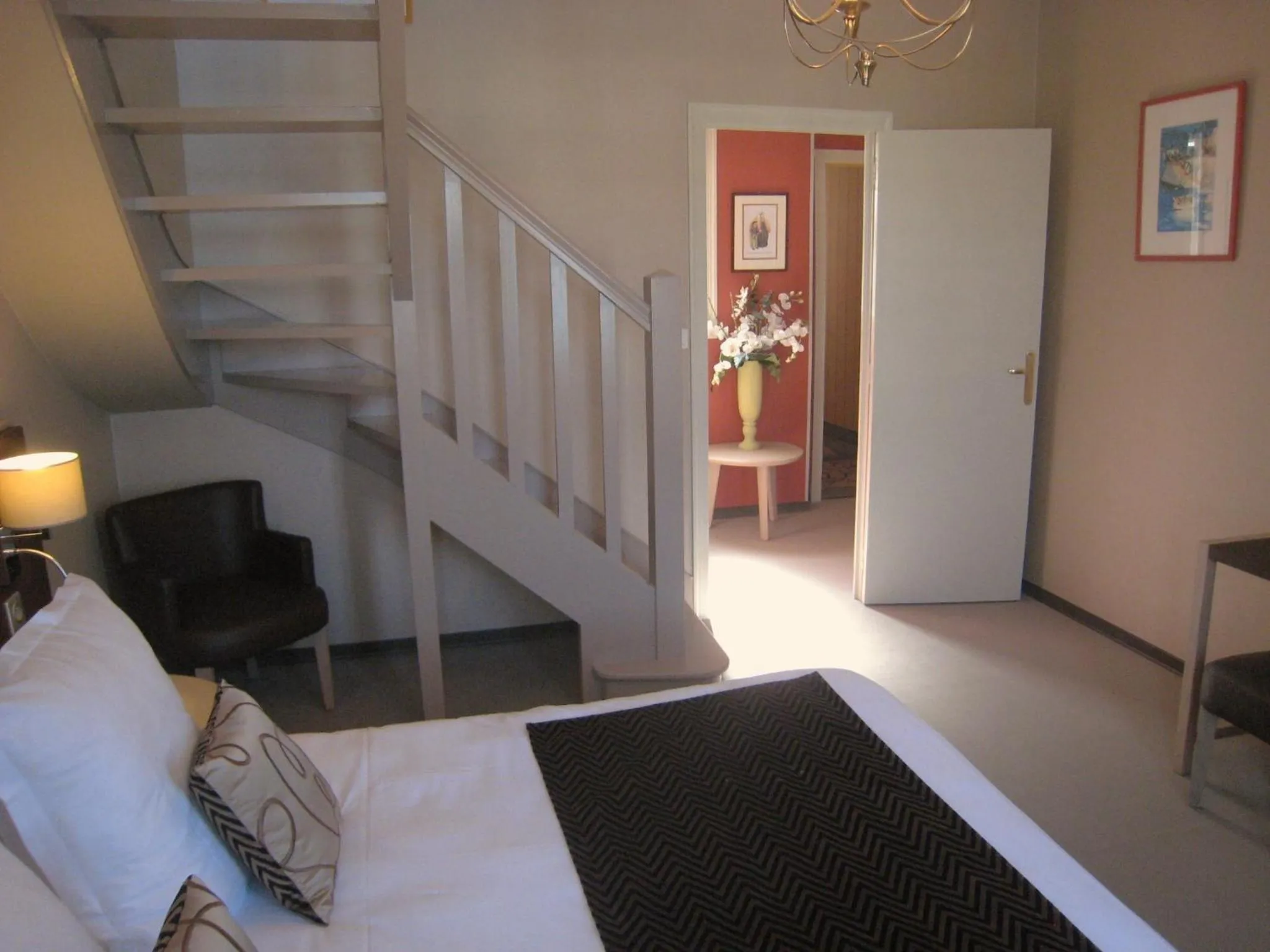 Photo of the whole room, Bed in Maison LE GOYEN & Spa