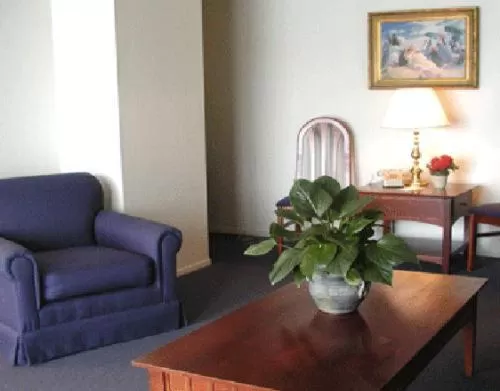 Seating area in Coral Reef Inn & Condo Suites