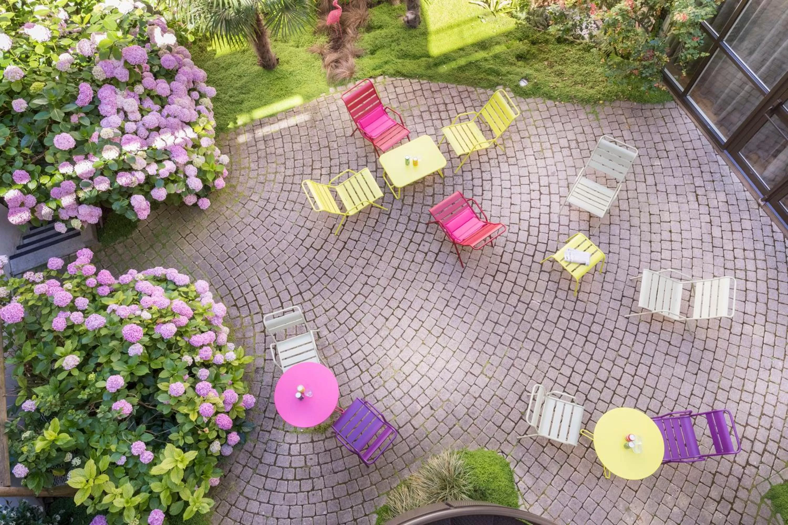 Garden in Hotel Acanthe - Boulogne Billancourt