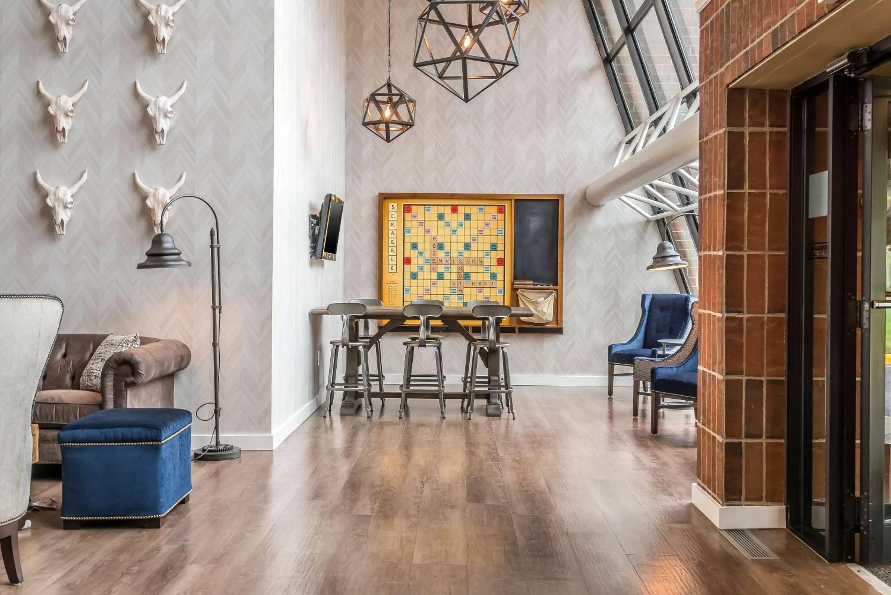 Lobby or reception in enVision Hotel Saint Paul South