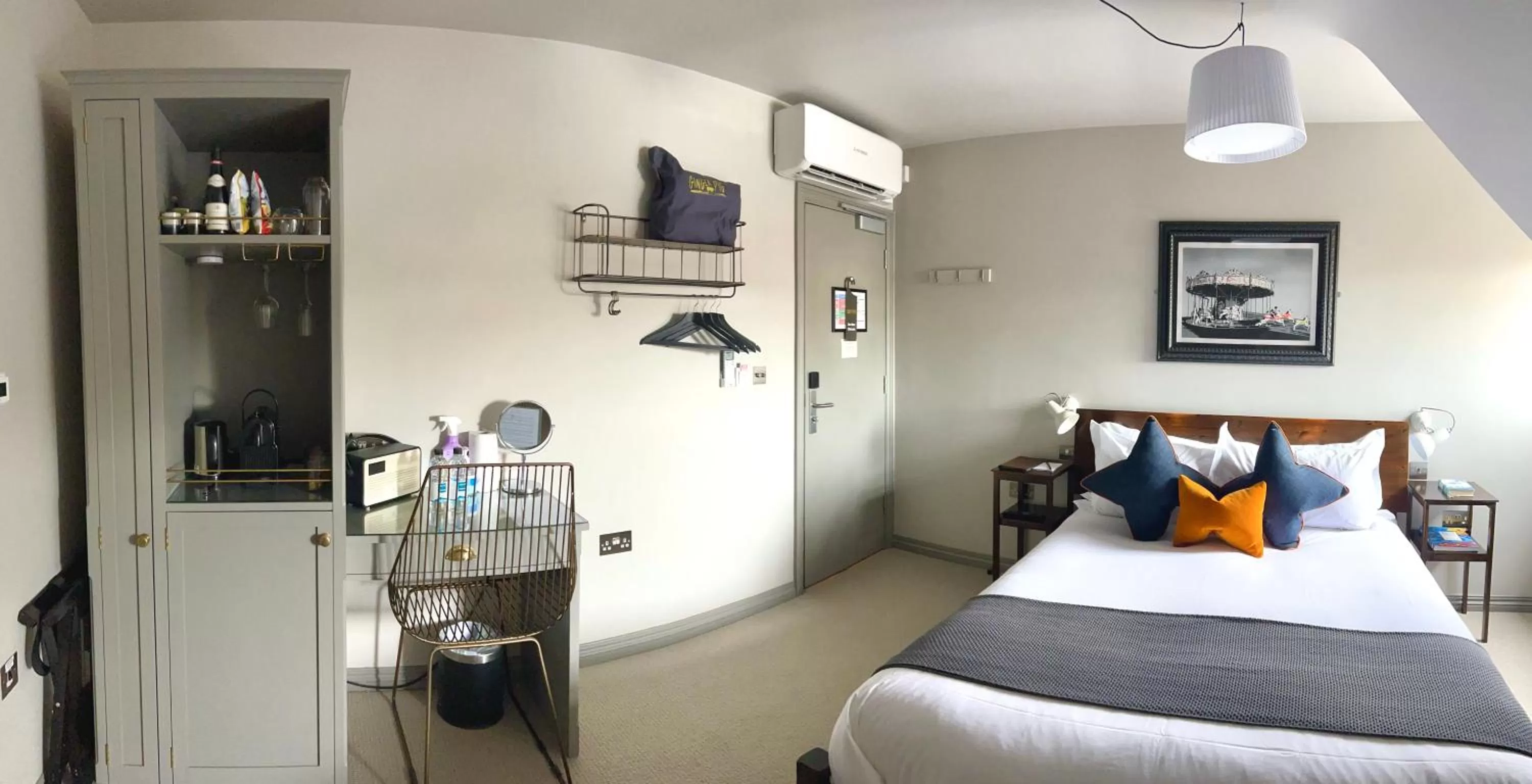 Bedroom, Bed in The Ginger Pig