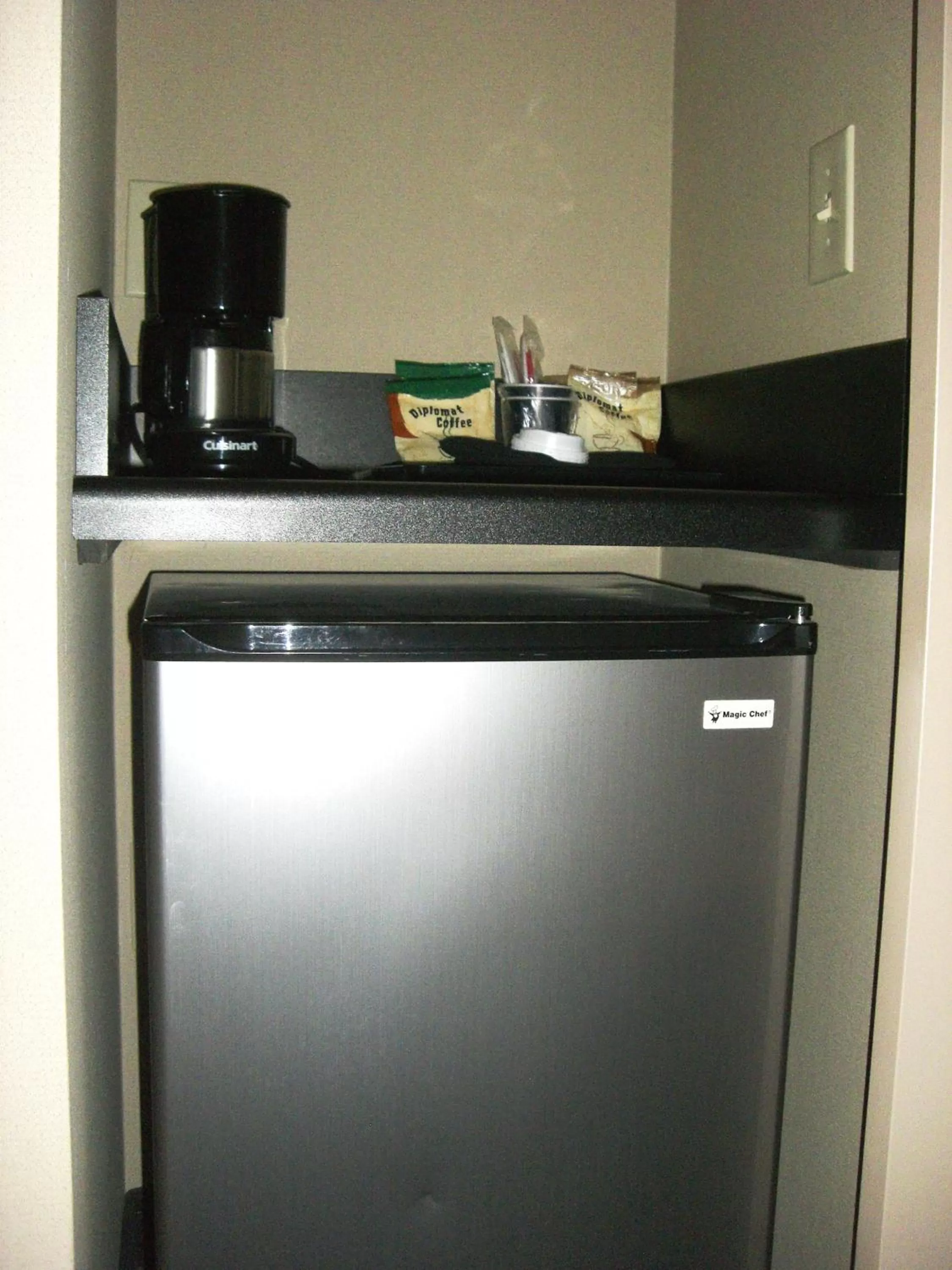 Kitchen or kitchenette in Holiday Inn St. Paul Northeast - Lake Elmo by IHG