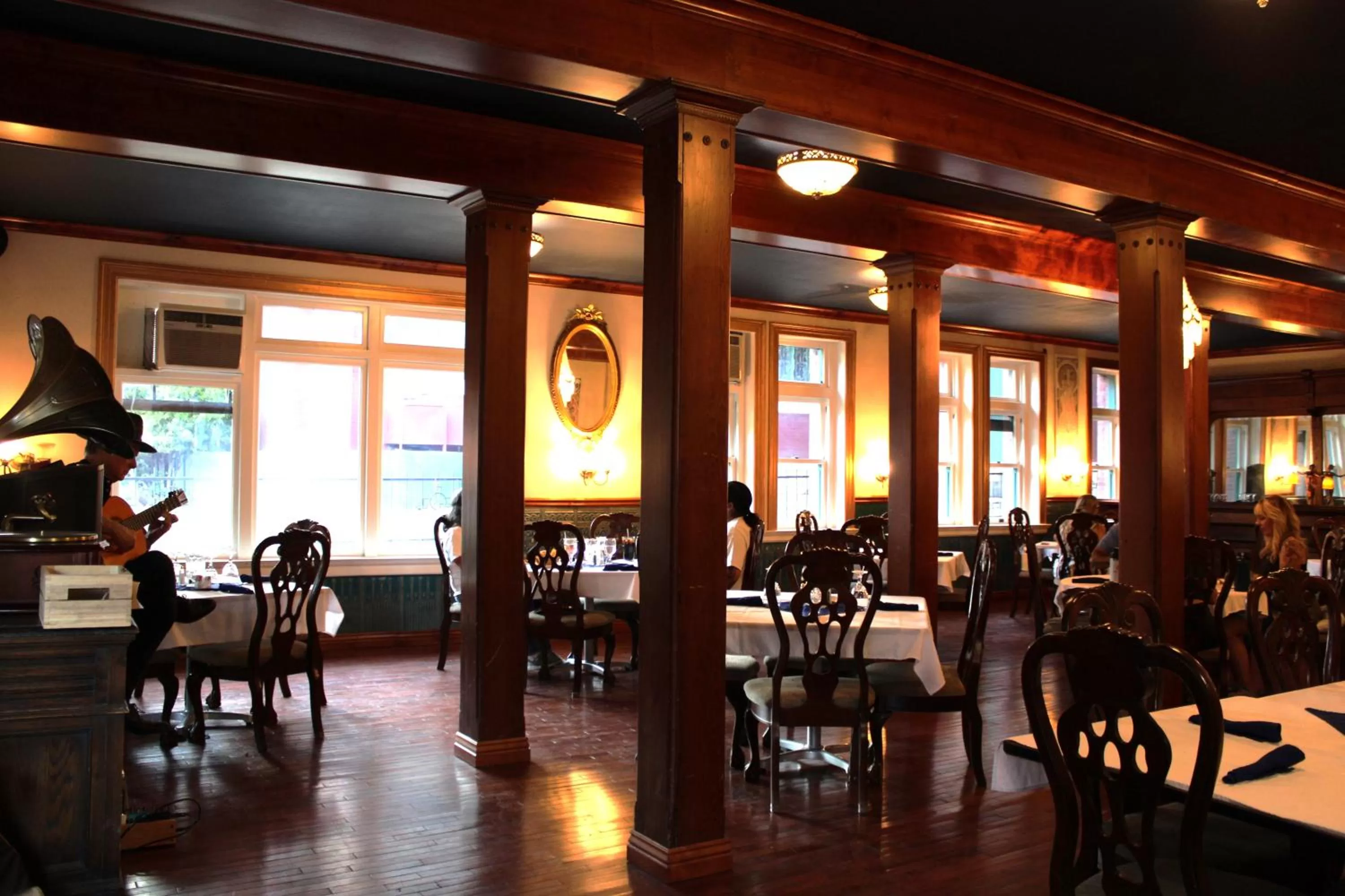 Restaurant/places to eat in Copper Queen Hotel