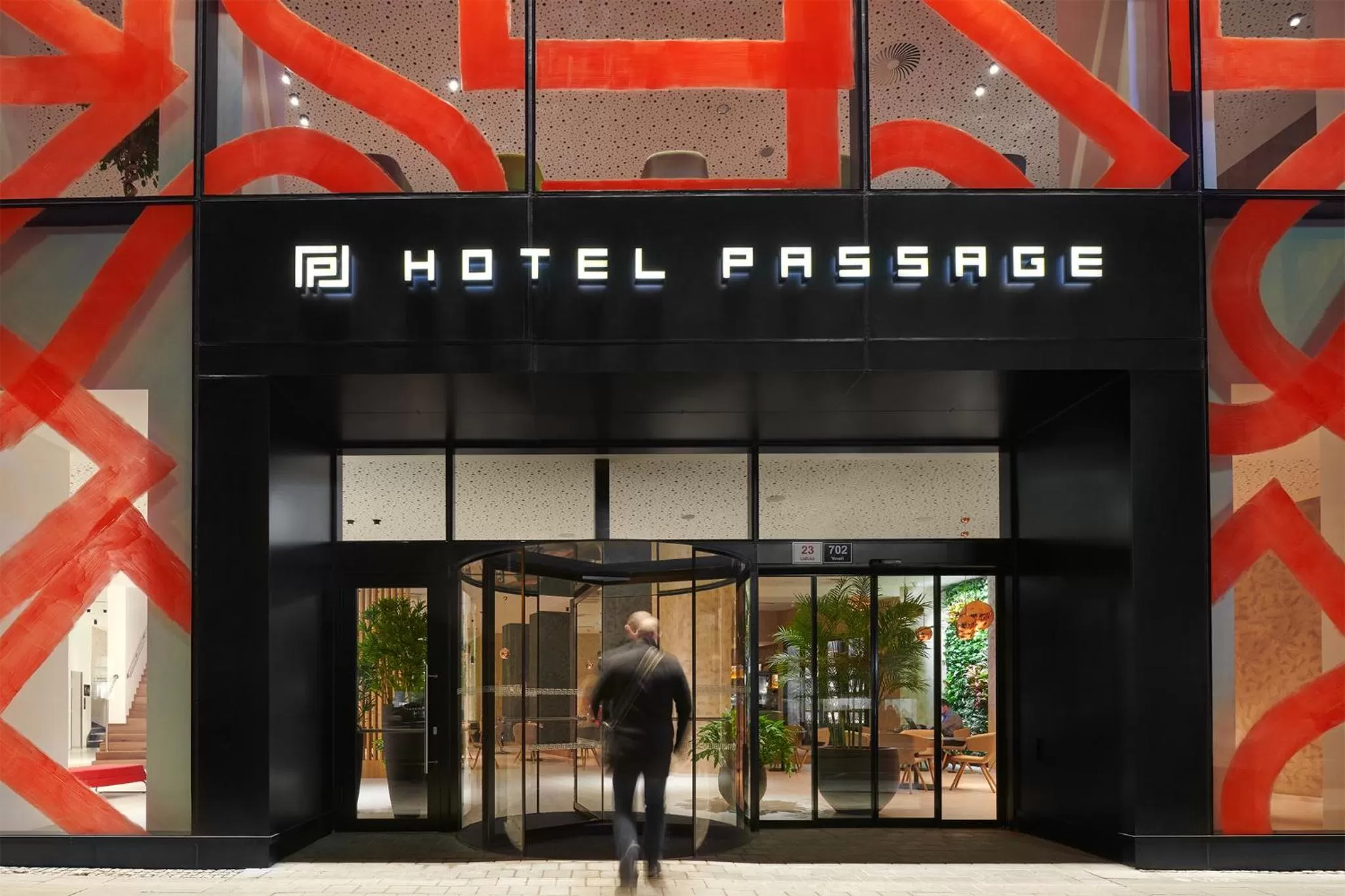 Facade/entrance in Hotel Passage