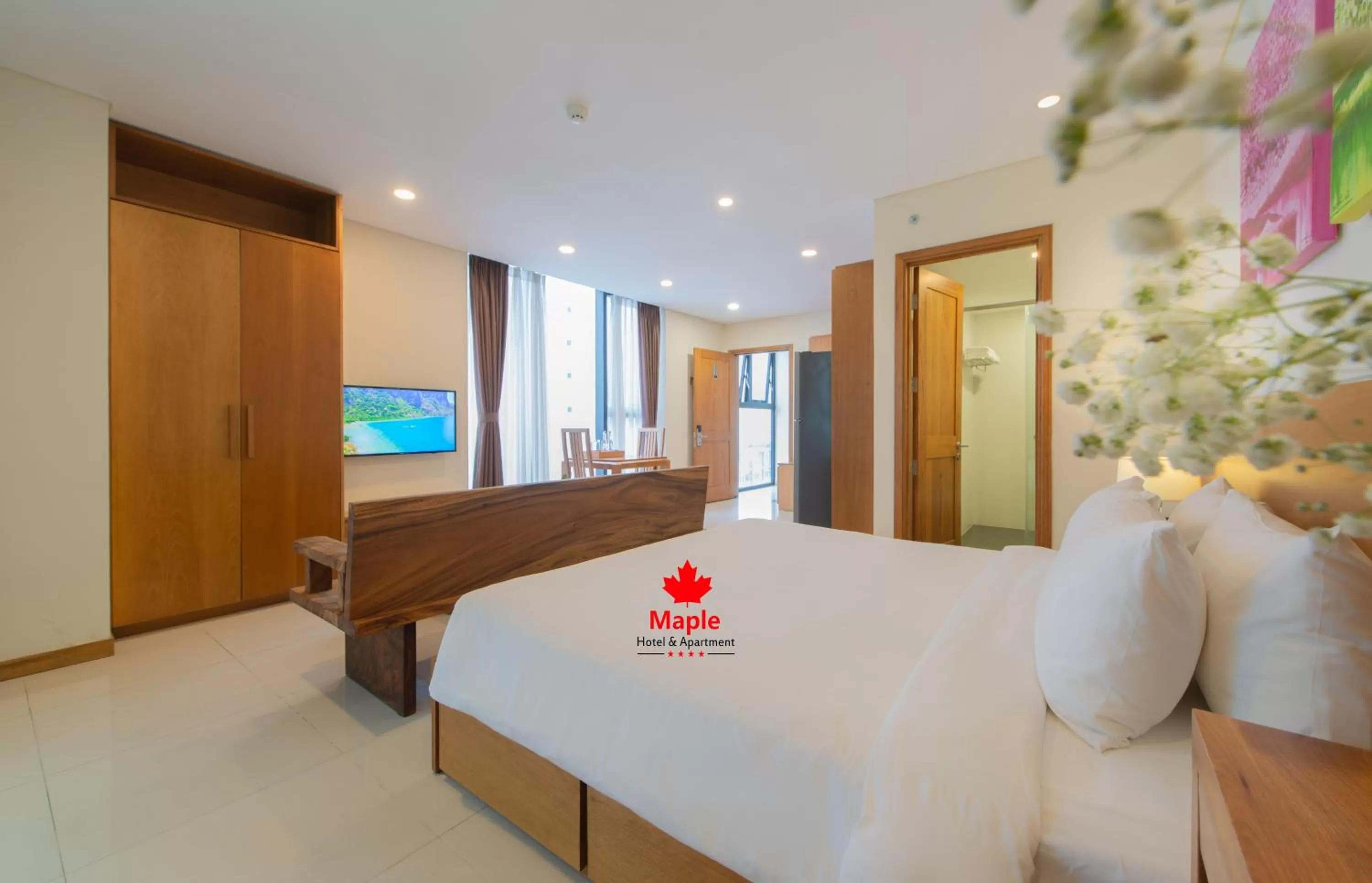 TV and multimedia, Bed in Maple Hotel & Apartment