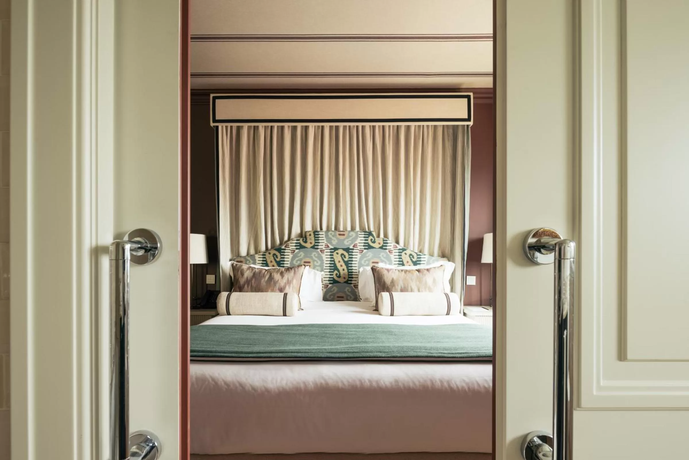 Bed in Hospes Infante Sagres Porto - Small Luxury Hotels Of The World