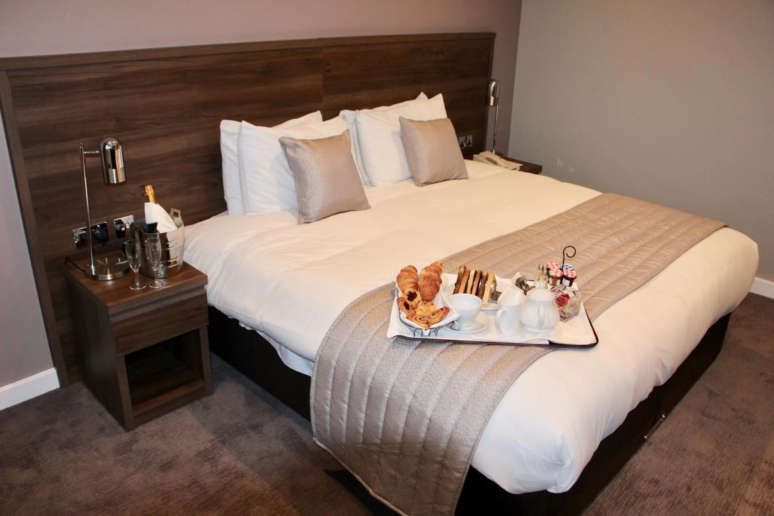 Bedroom, Bed in Best Western Ship Hotel