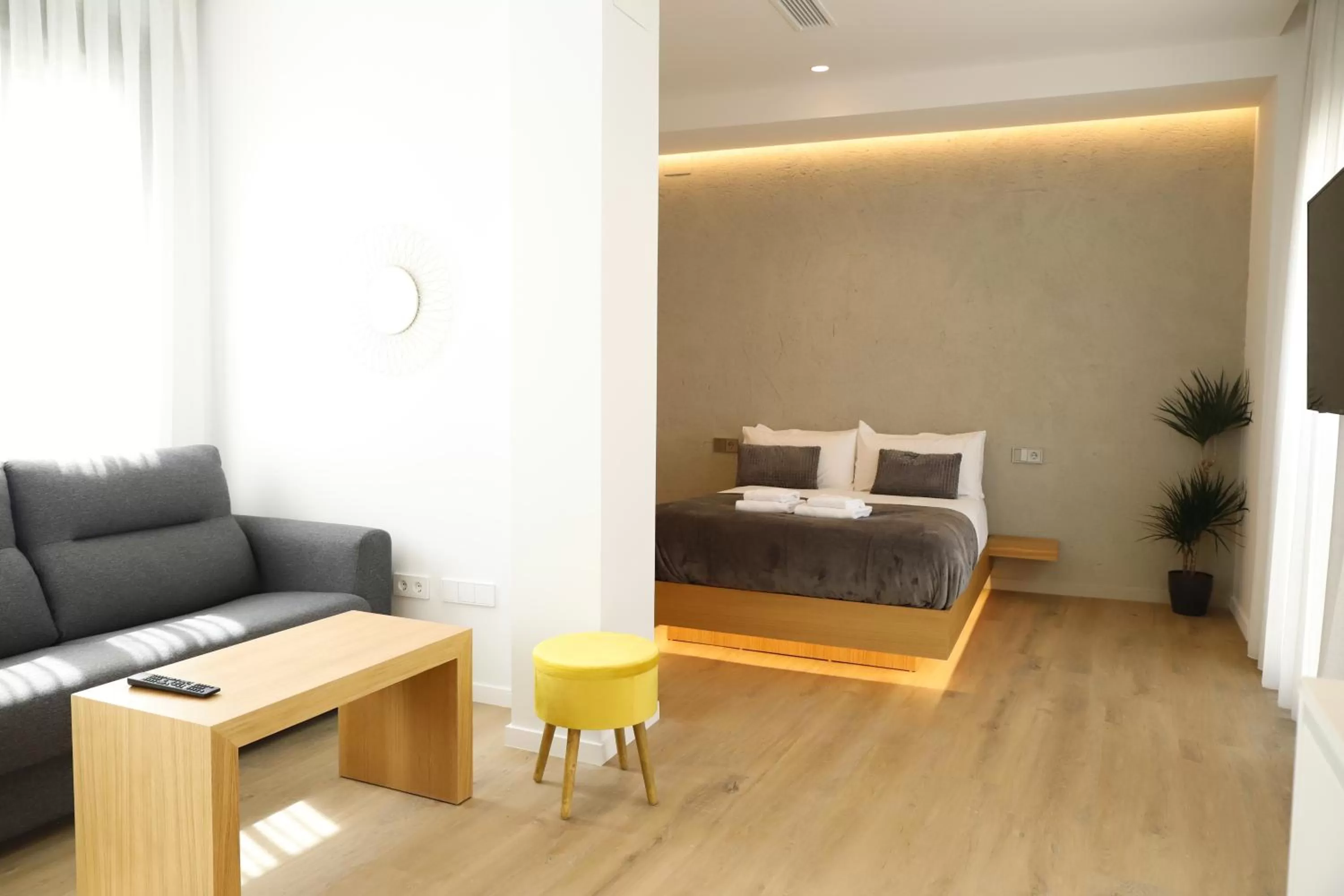 Living room, Bed in MEDINA HOMES PUENTE ROMANO