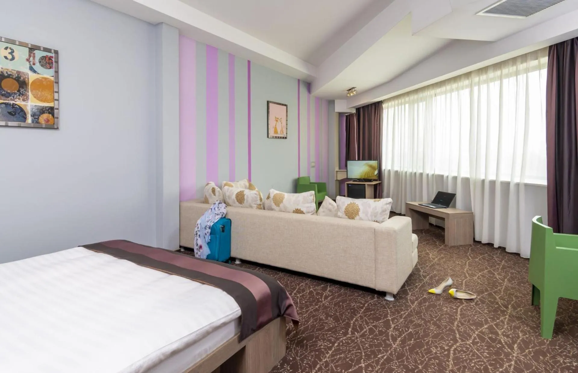 Photo of the whole room, Bed in West City Hotel