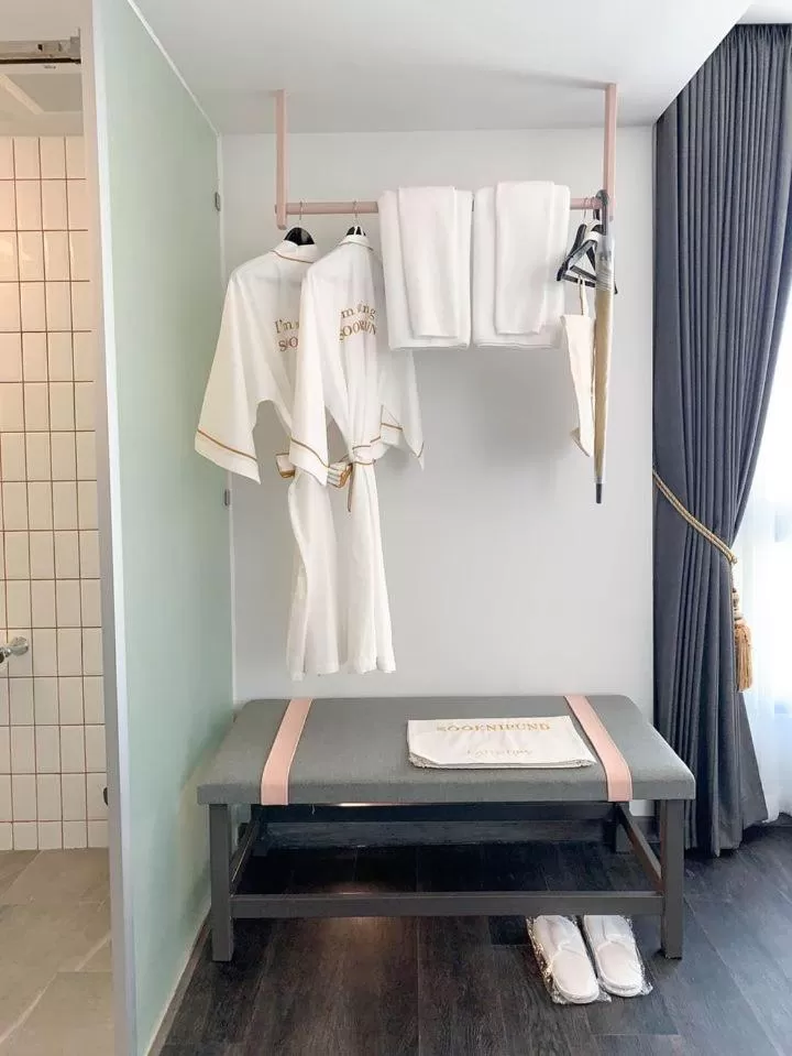 Bedroom in SOOKNIRUND HOTEL