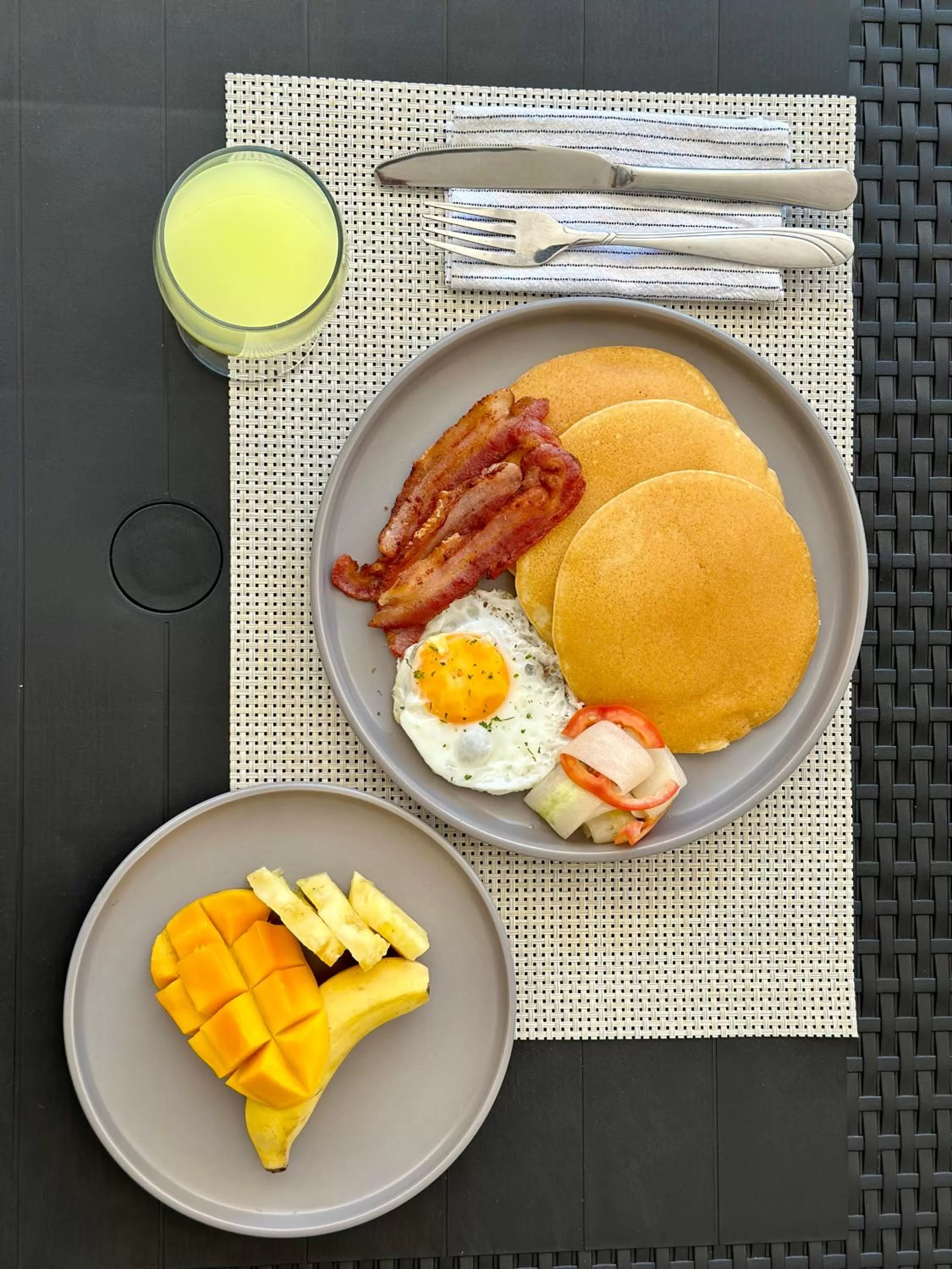 Food and drinks in Harbour Bliss Hotel