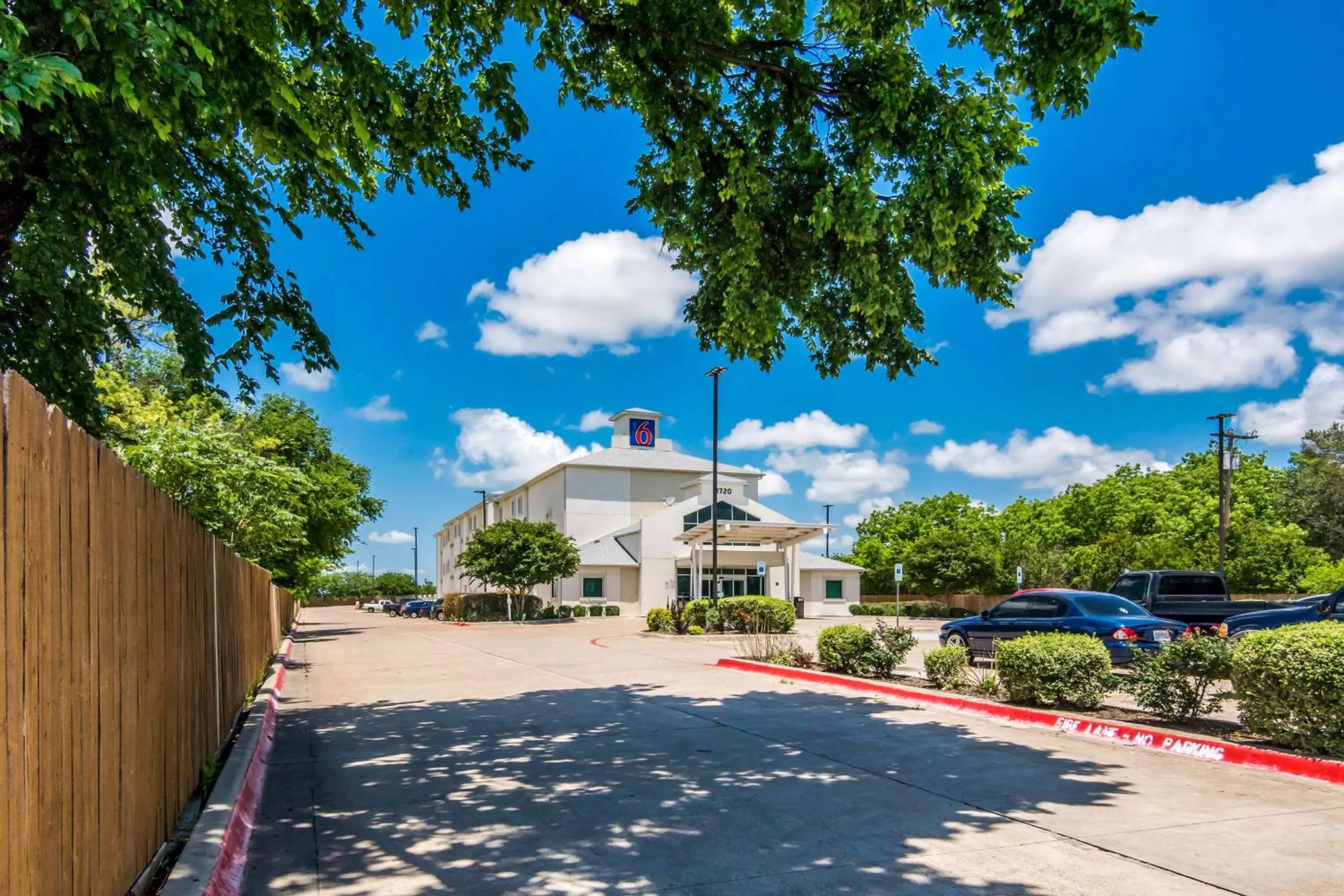Property building in Motel 6-Cleburne, TX