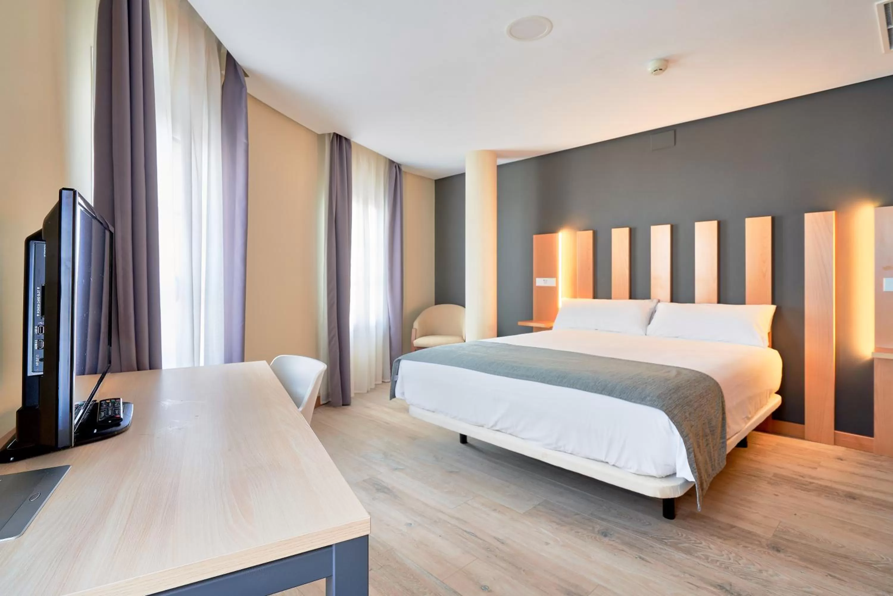 Bed in Smart Hotel La Sagra