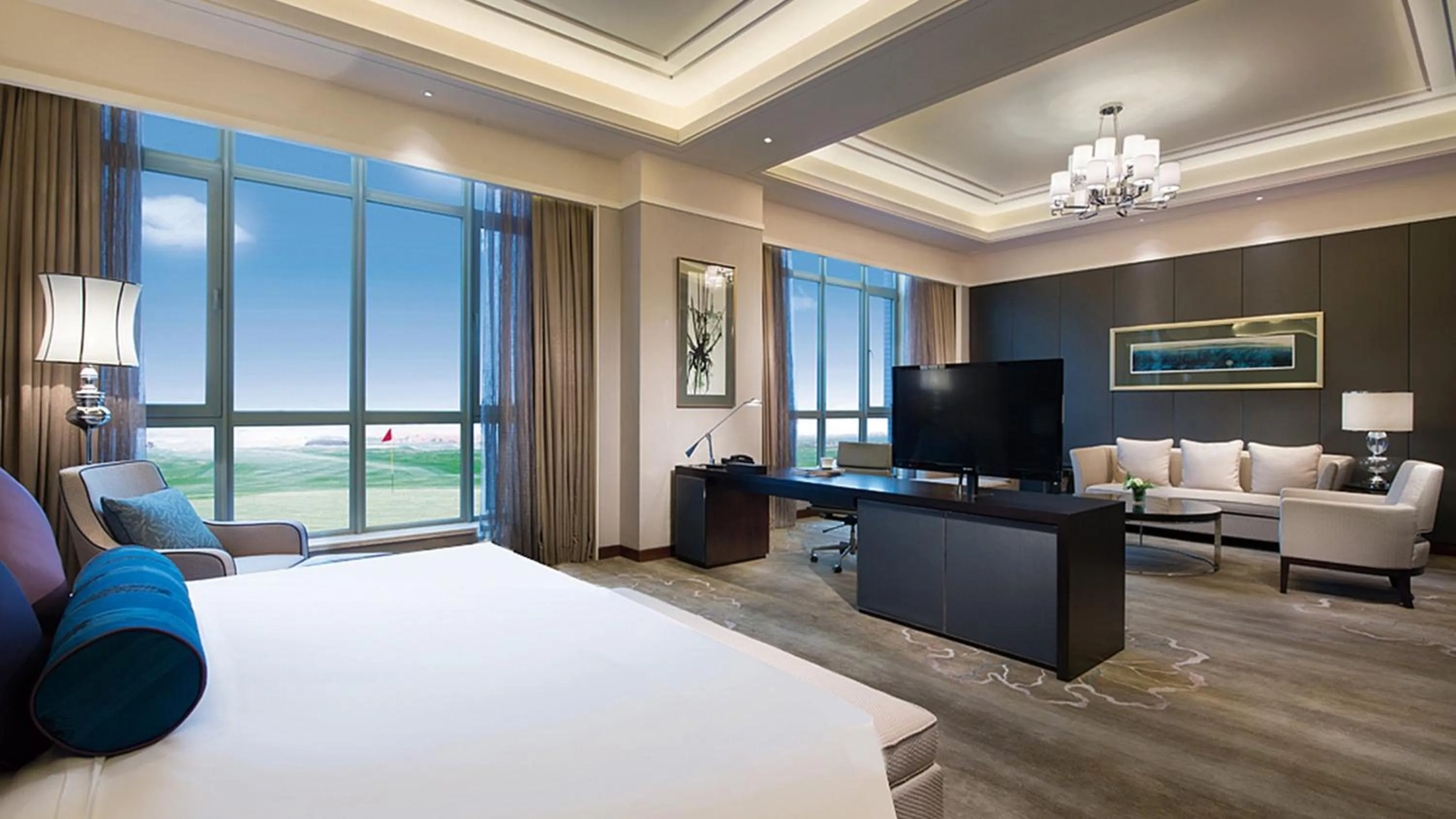 Photo of the whole room, Bed in Crowne Plaza Tianjin Jinnan by IHG
