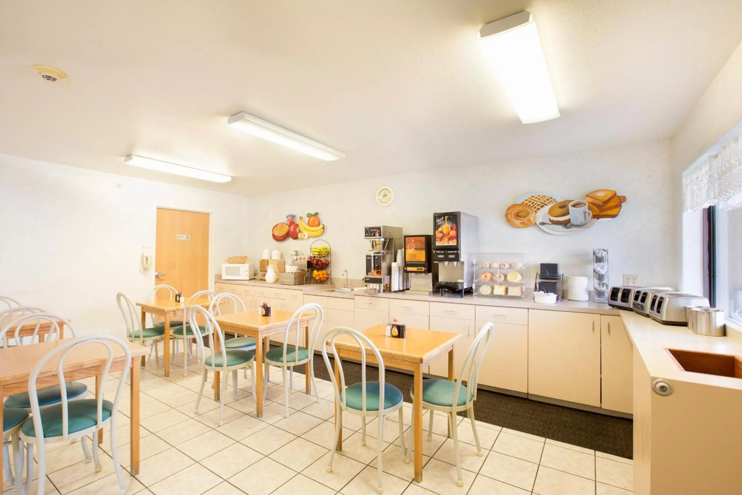 Restaurant/places to eat in Glenwood Springs Cedar Lodge