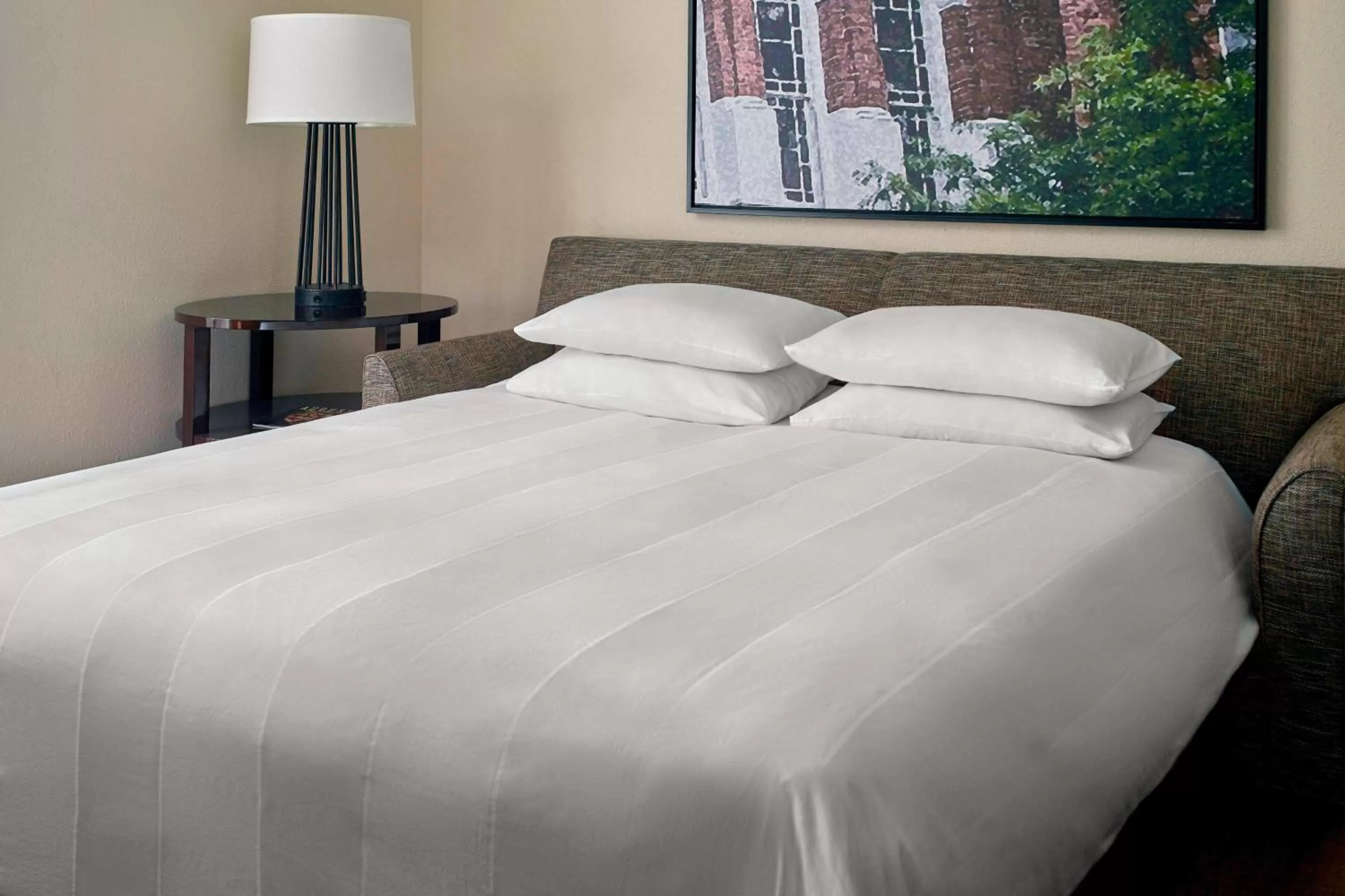 Photo of the whole room, Bed in Augusta Marriott at the Convention Center