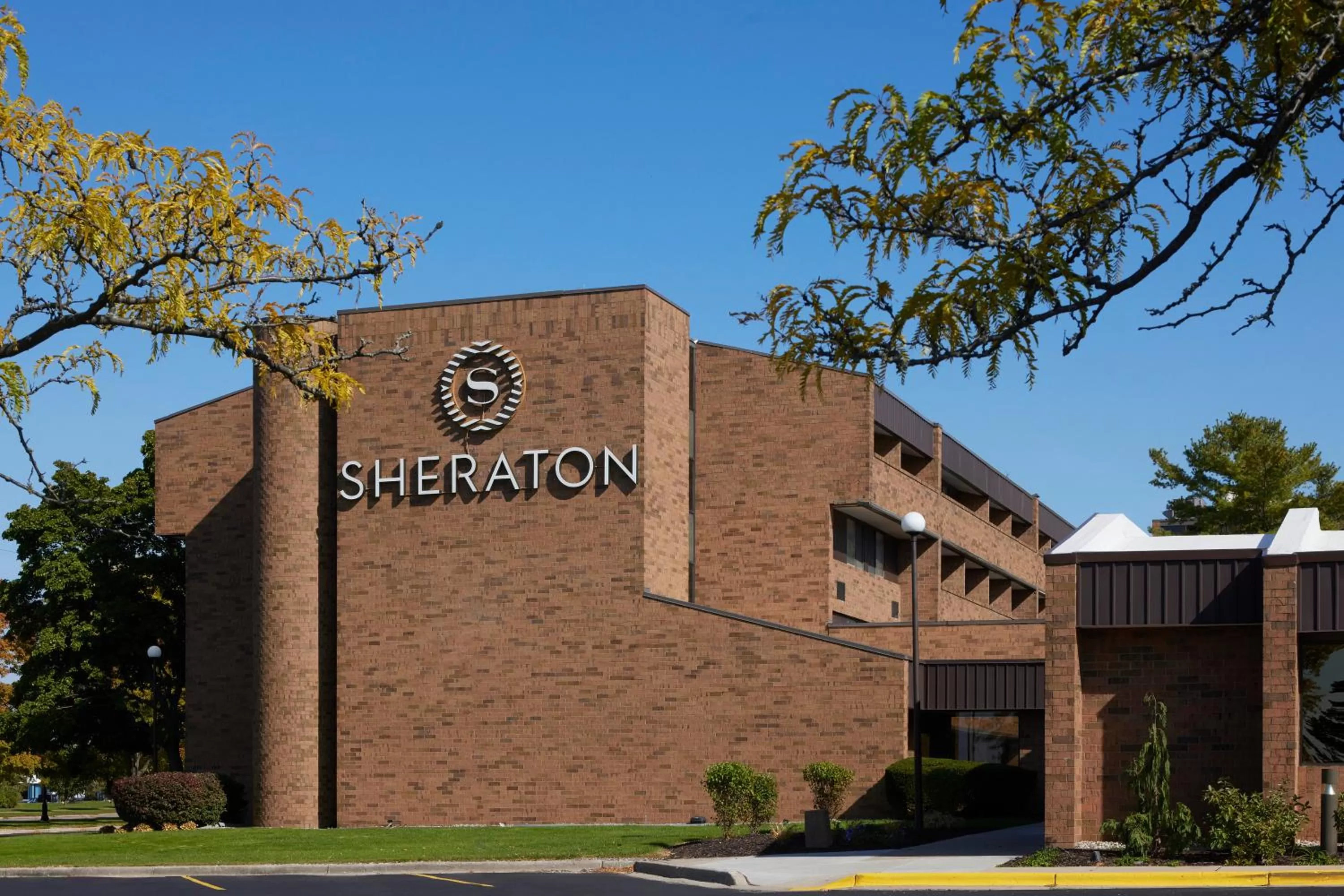 Sheraton Grand Rapids Airport Hotel