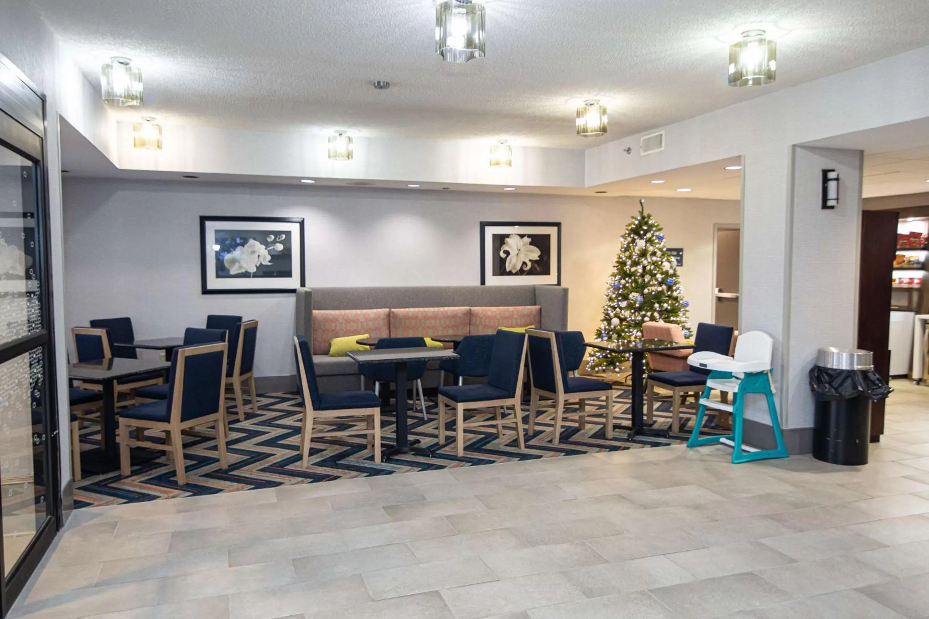 Lobby or reception in Hampton Inn Atlanta/Peachtree City