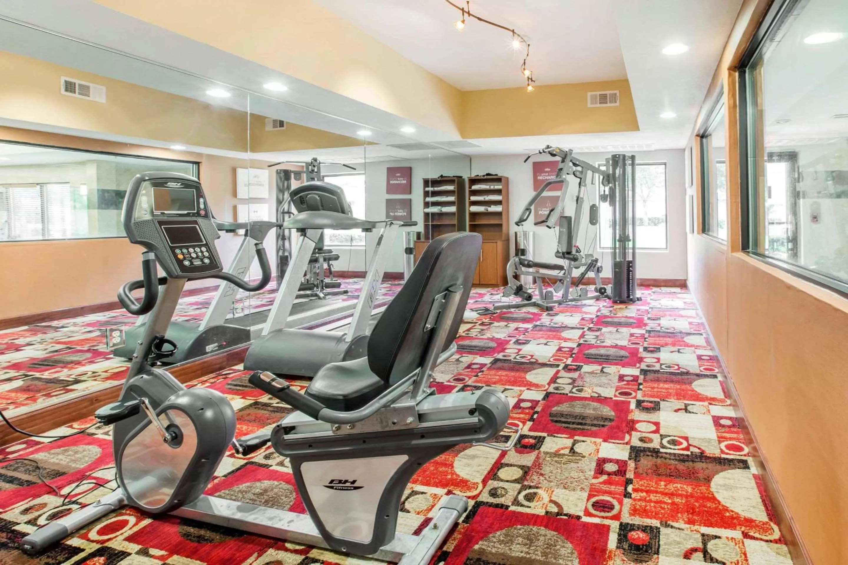 Fitness centre/facilities in Comfort Suites Golden Isles Gateway