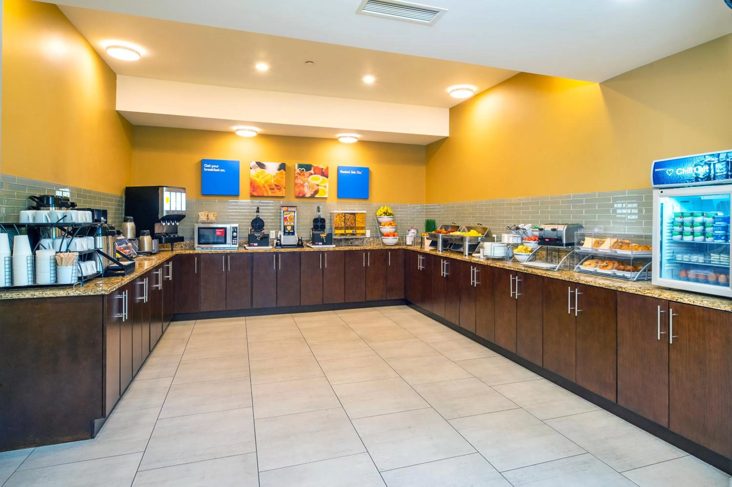 Breakfast in Comfort Inn & Suites