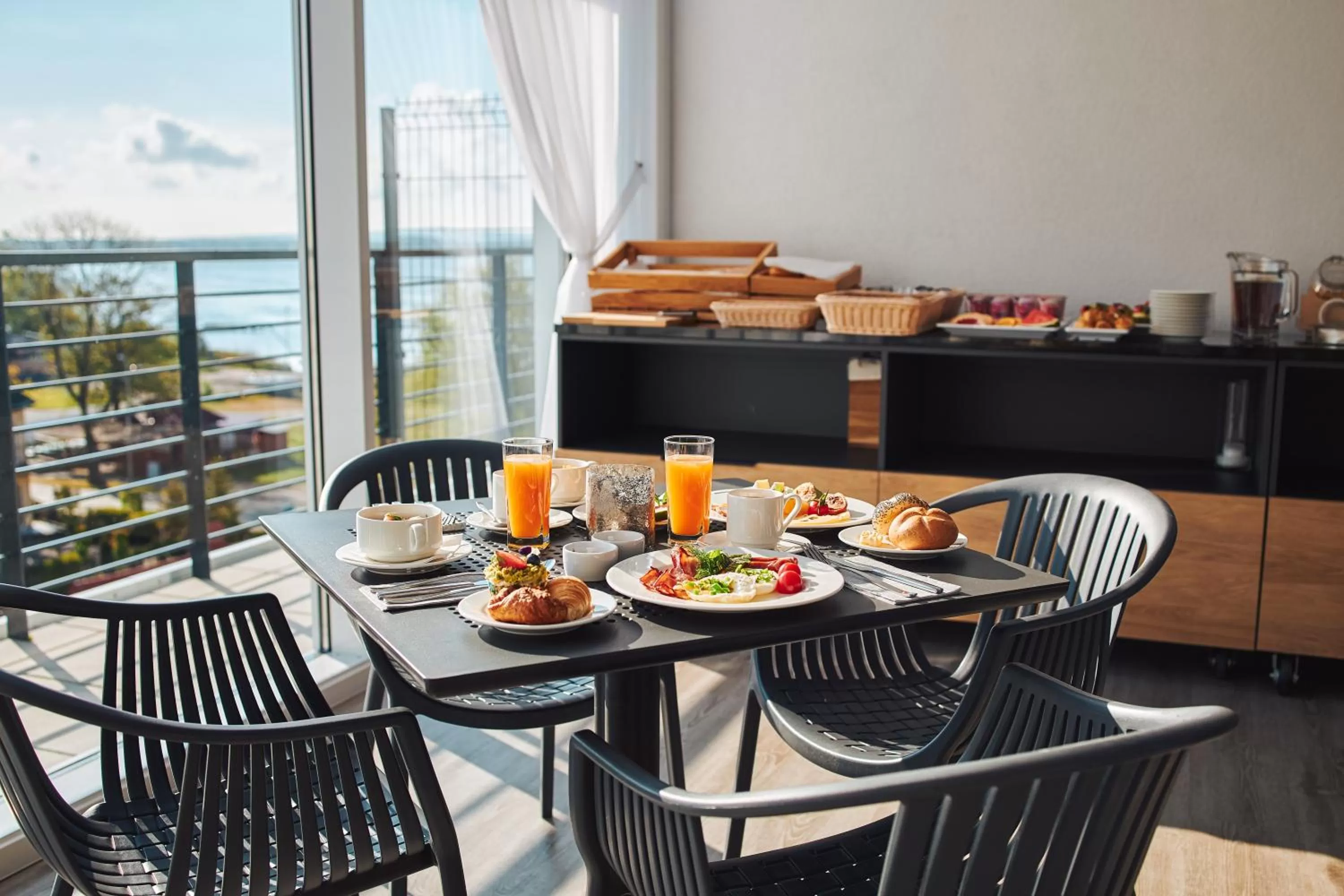 Food in Molo Park Aparthotel