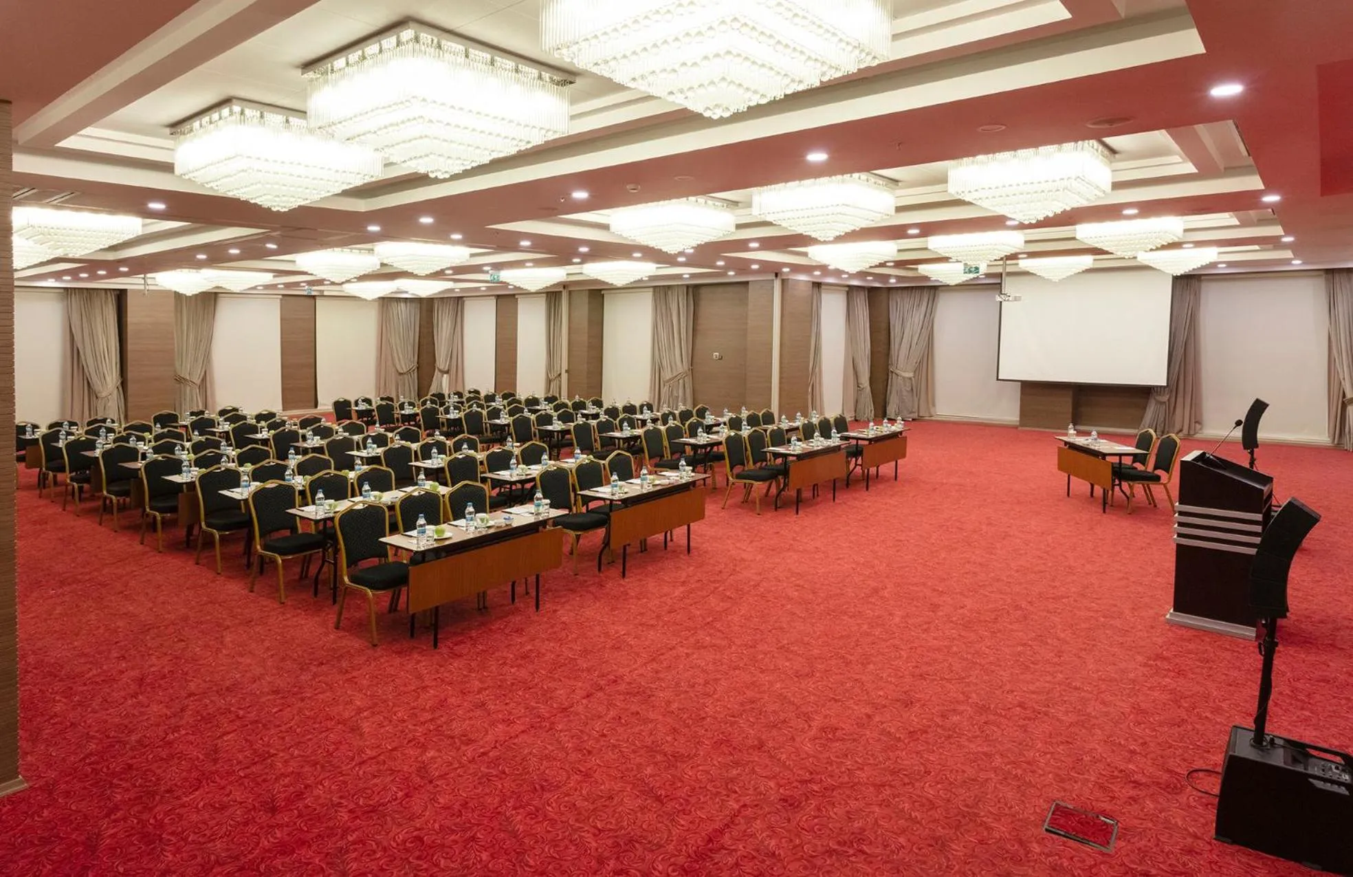 Banquet/Function facilities in Grand Makel Hotel Topkapi