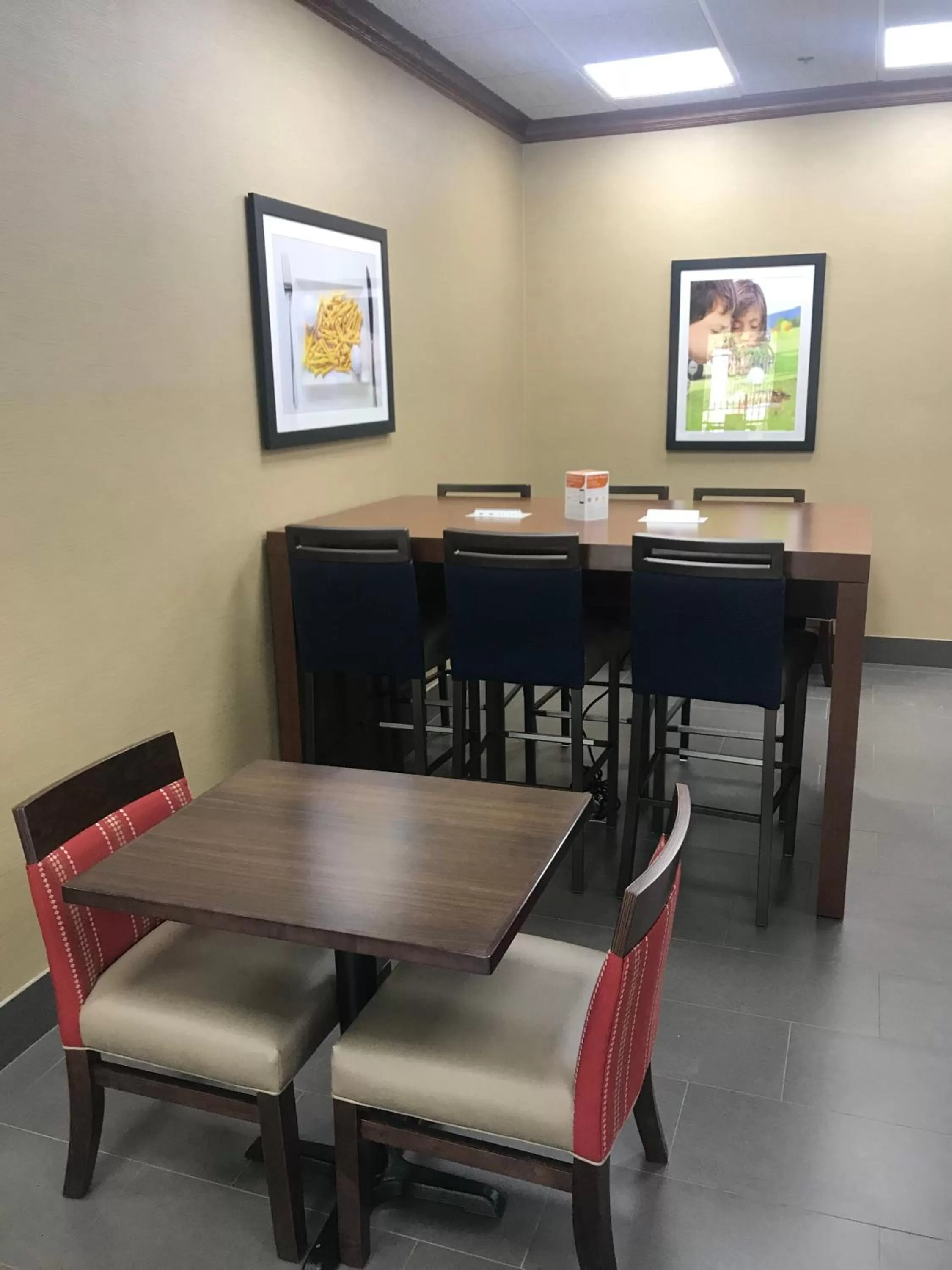 Dining area in Comfort Inn Pinehurst - Southern Pines