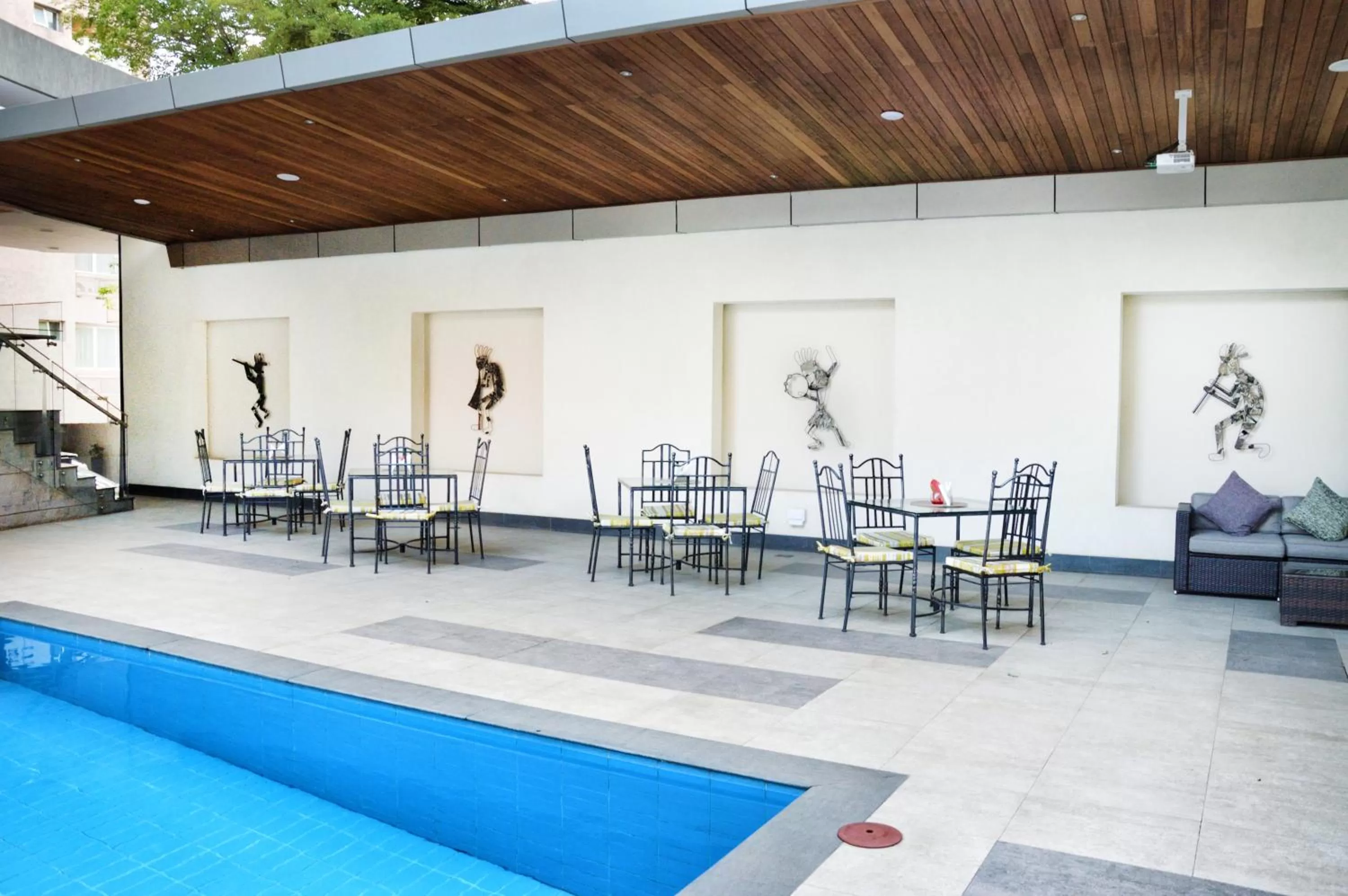 Lounge or bar in The Zehneria Hotel