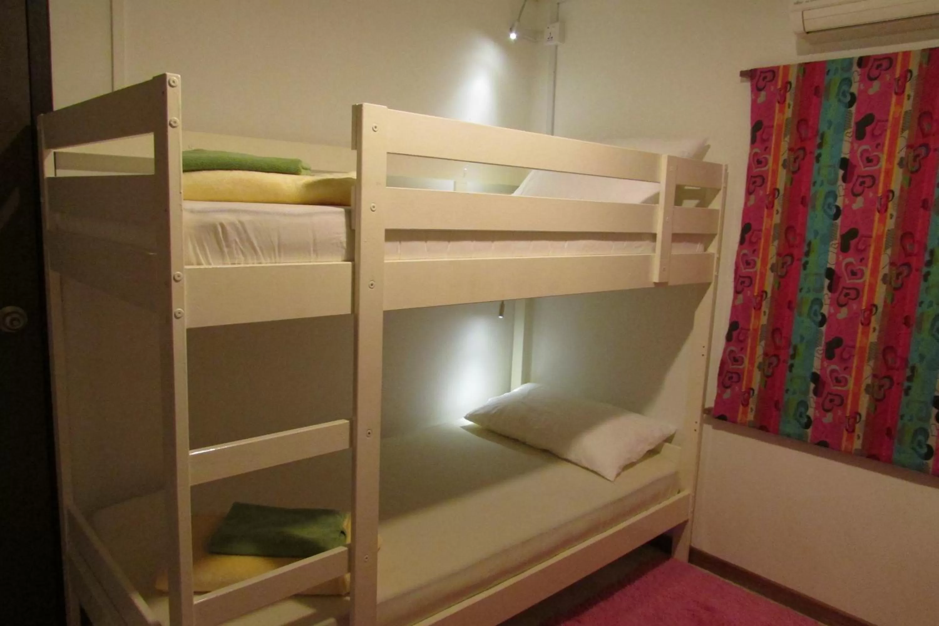 bunk bed, Bed in The Bohemian
