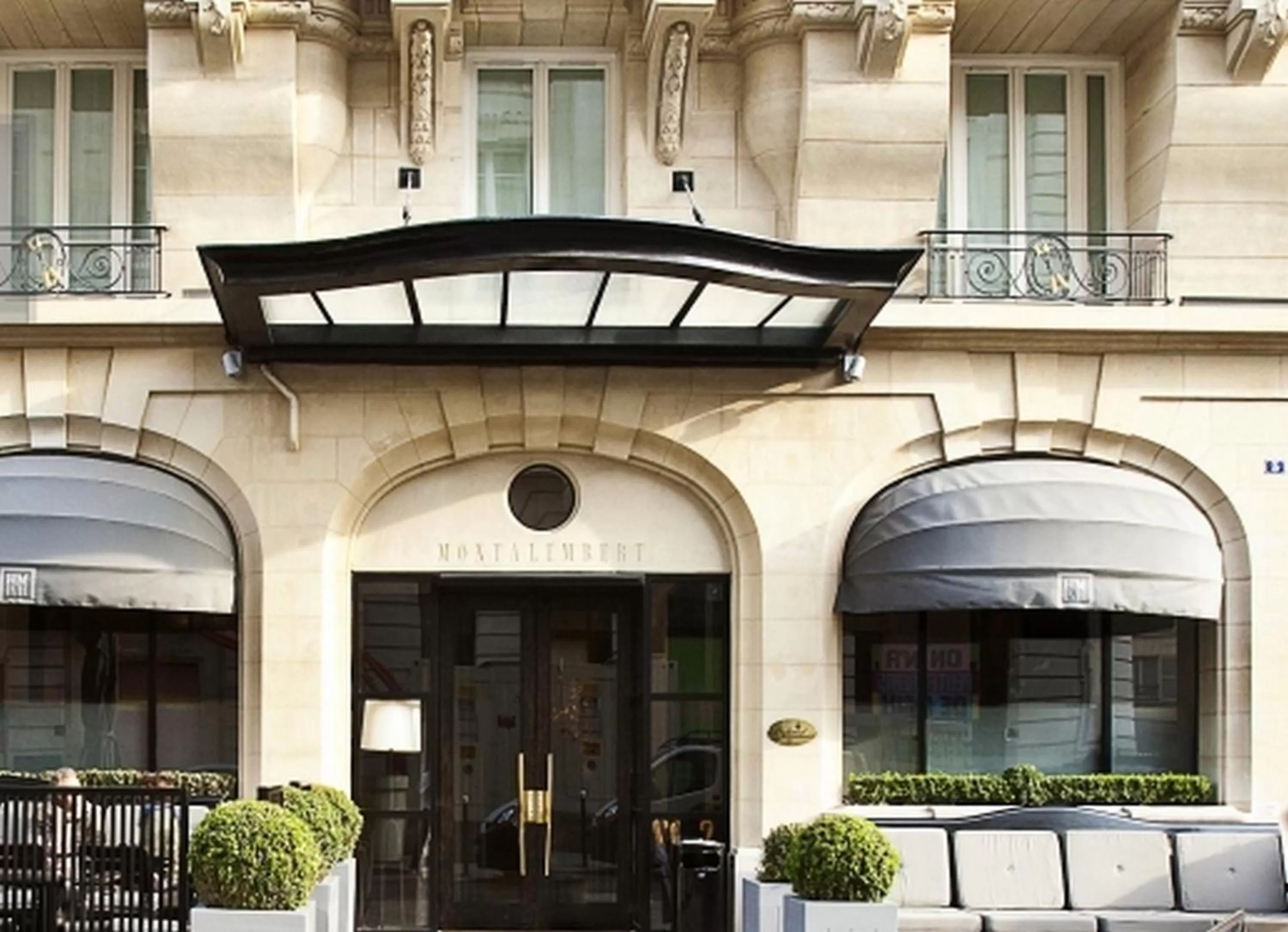 Facade/entrance in Hotel Montalembert