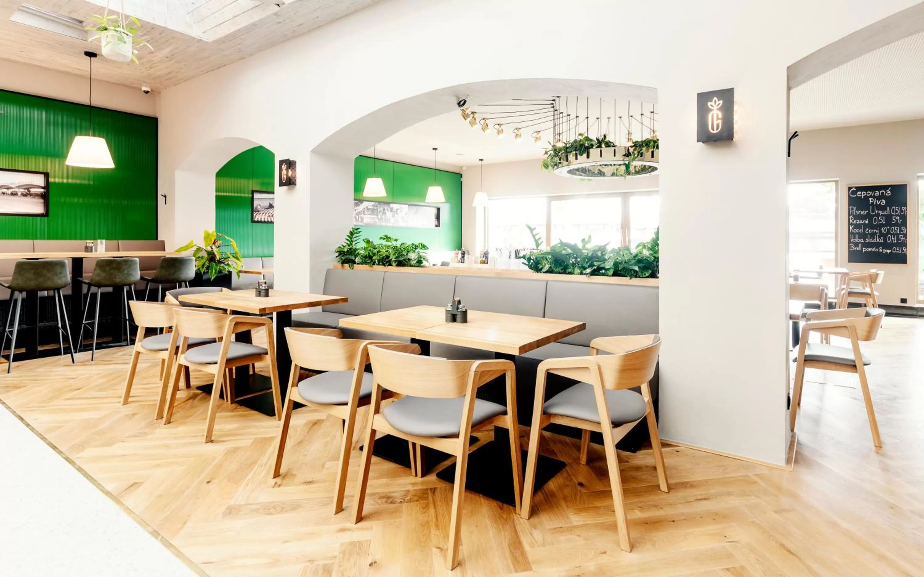 Restaurant/places to eat in Grandhotel Brno