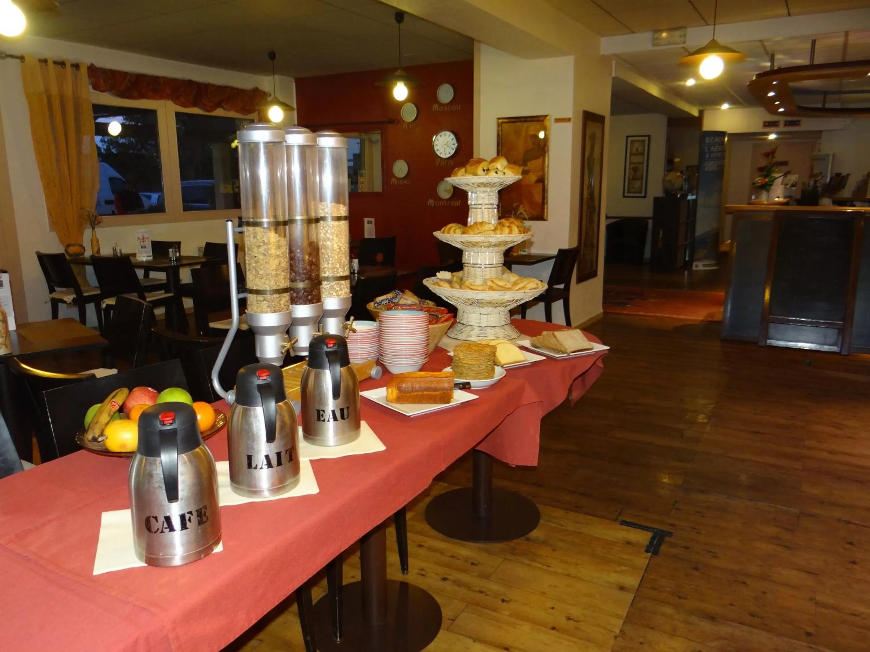 Buffet breakfast in Kyriad Beauvais Sud