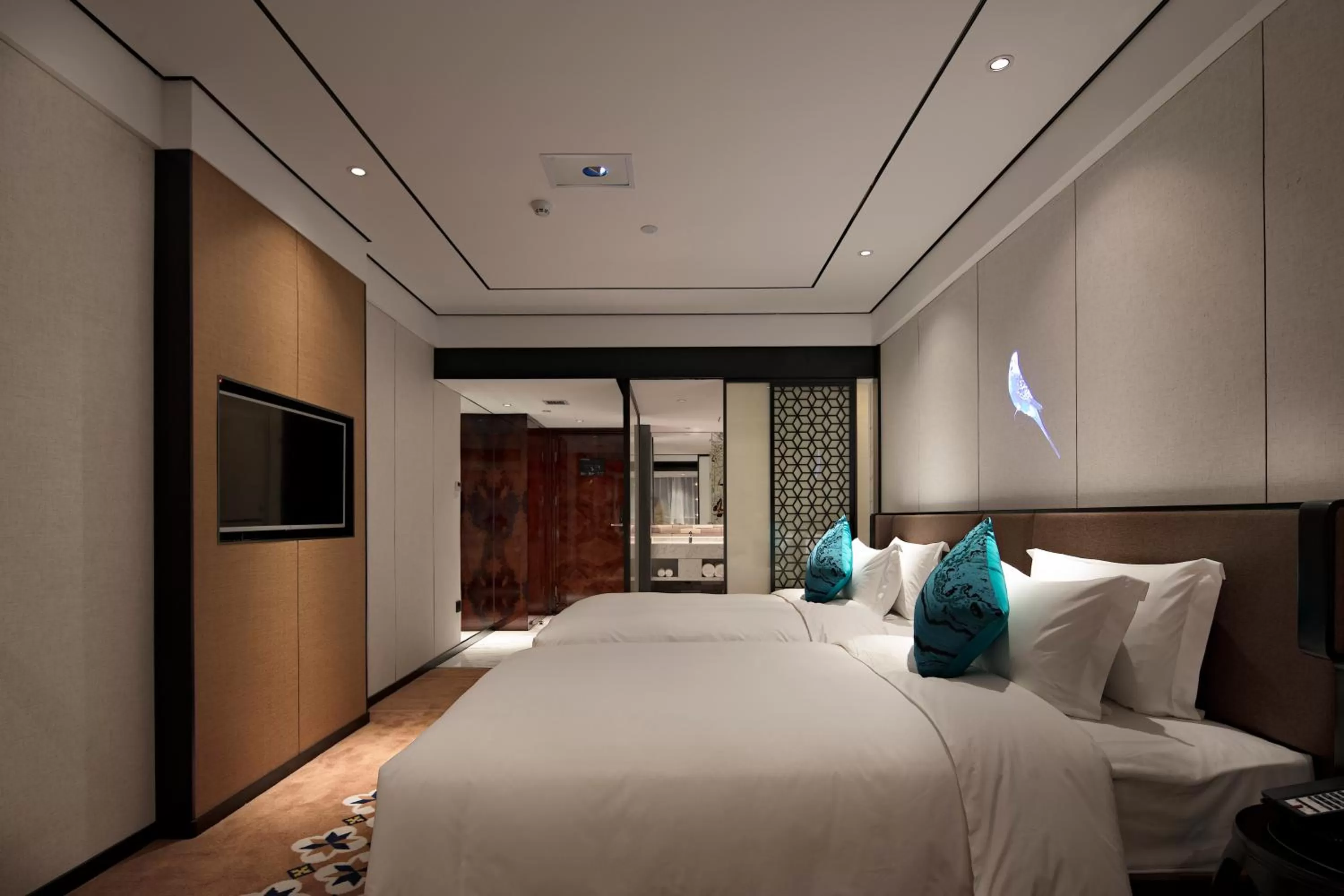 Bathroom, Bed in Paco Hotel GuangZhou Zoo Metro Branch