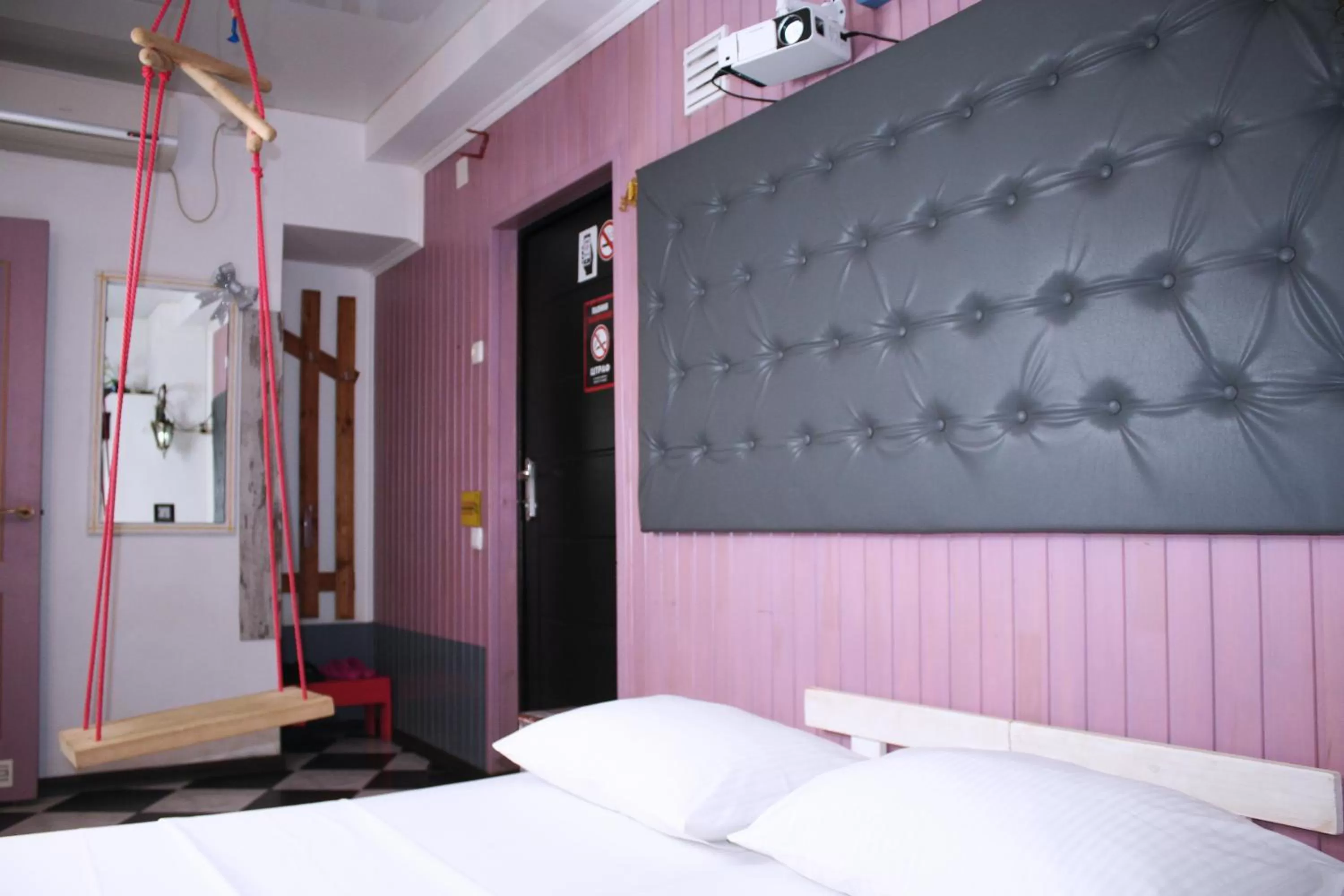 Bed in MAMBA HOTEL - готель в укритті