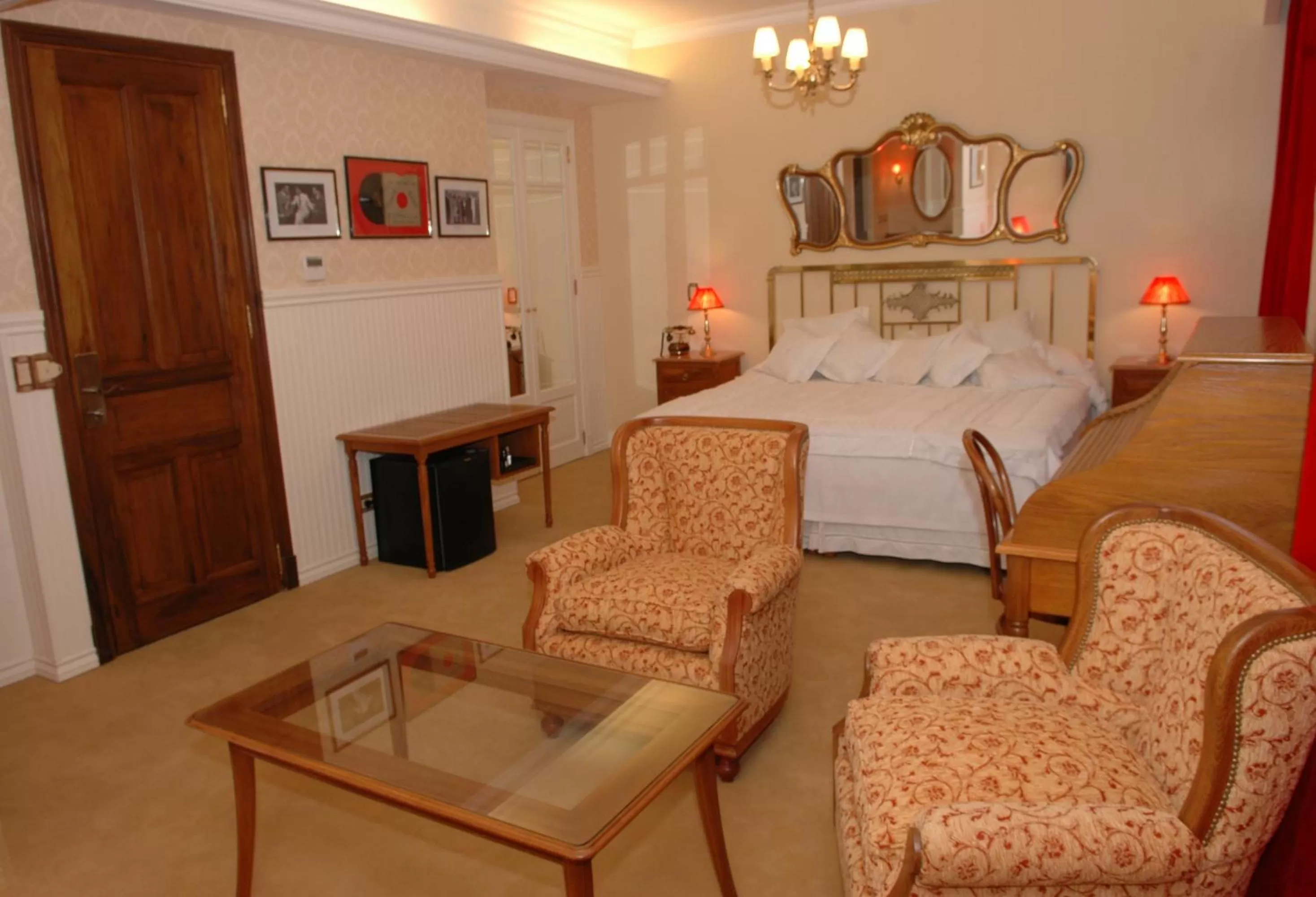 Photo of the whole room, Bed in Tanguero Hotel Boutique Antique