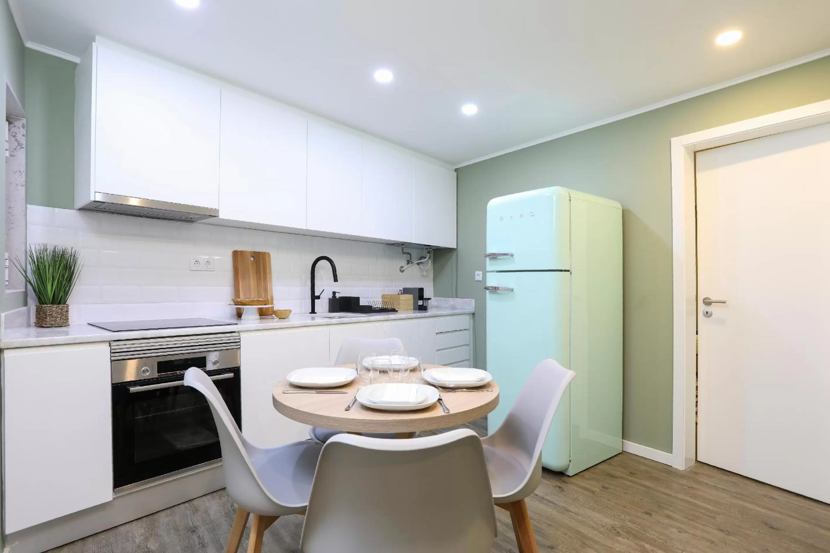 Coffee/tea facilities, Kitchen/Kitchenette in Loios Studios and Apartments