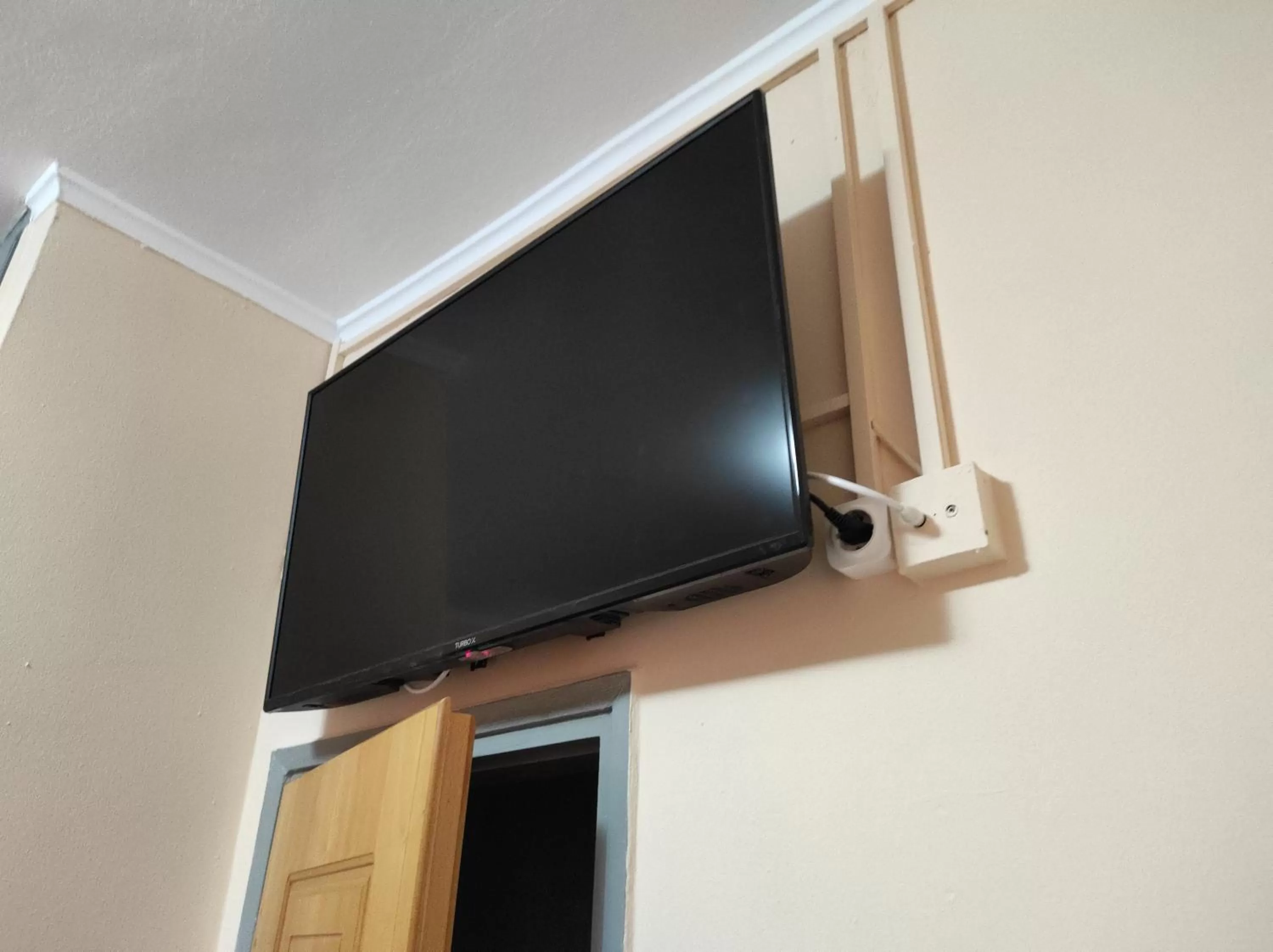 Communal lounge/ TV room in Hotel Lido