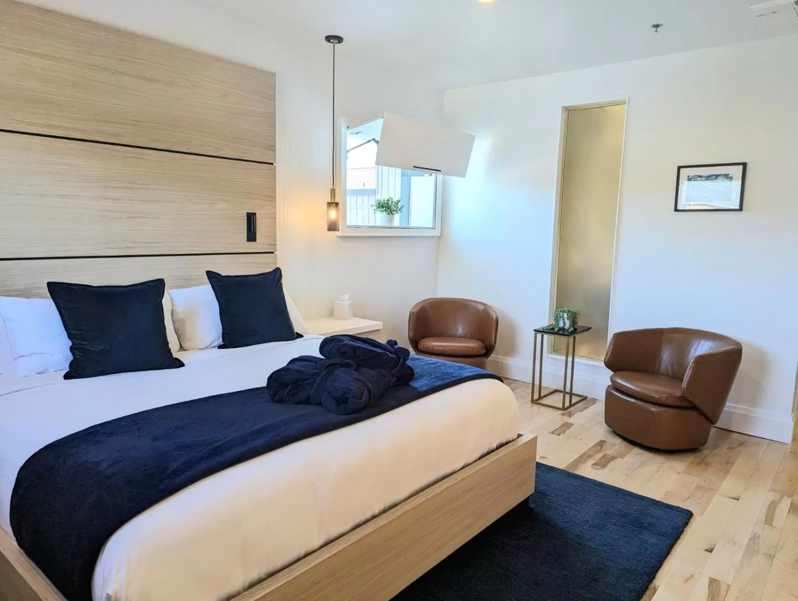 Bed in Cribs on Main