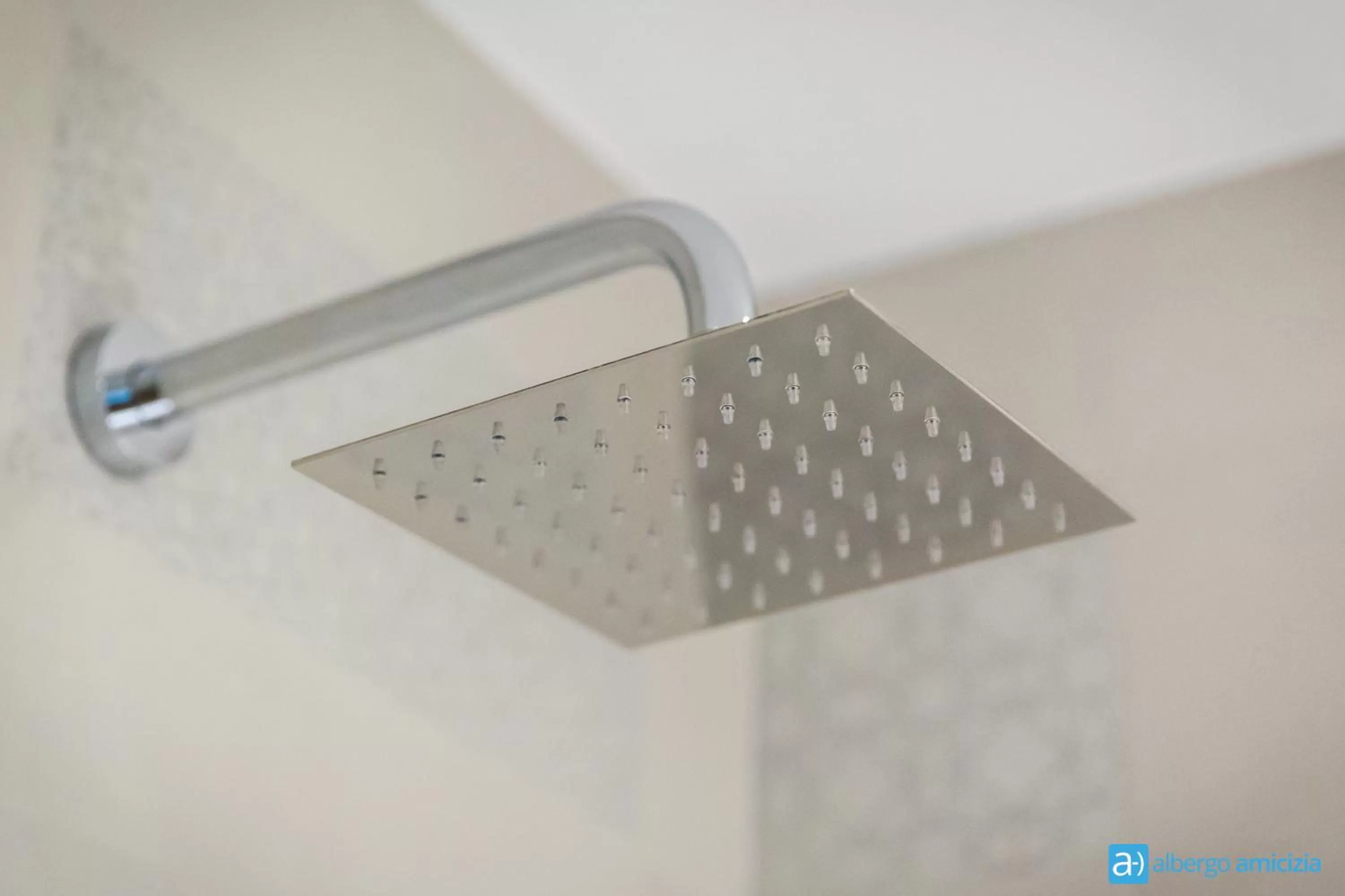 Shower in Hotel Amicizia