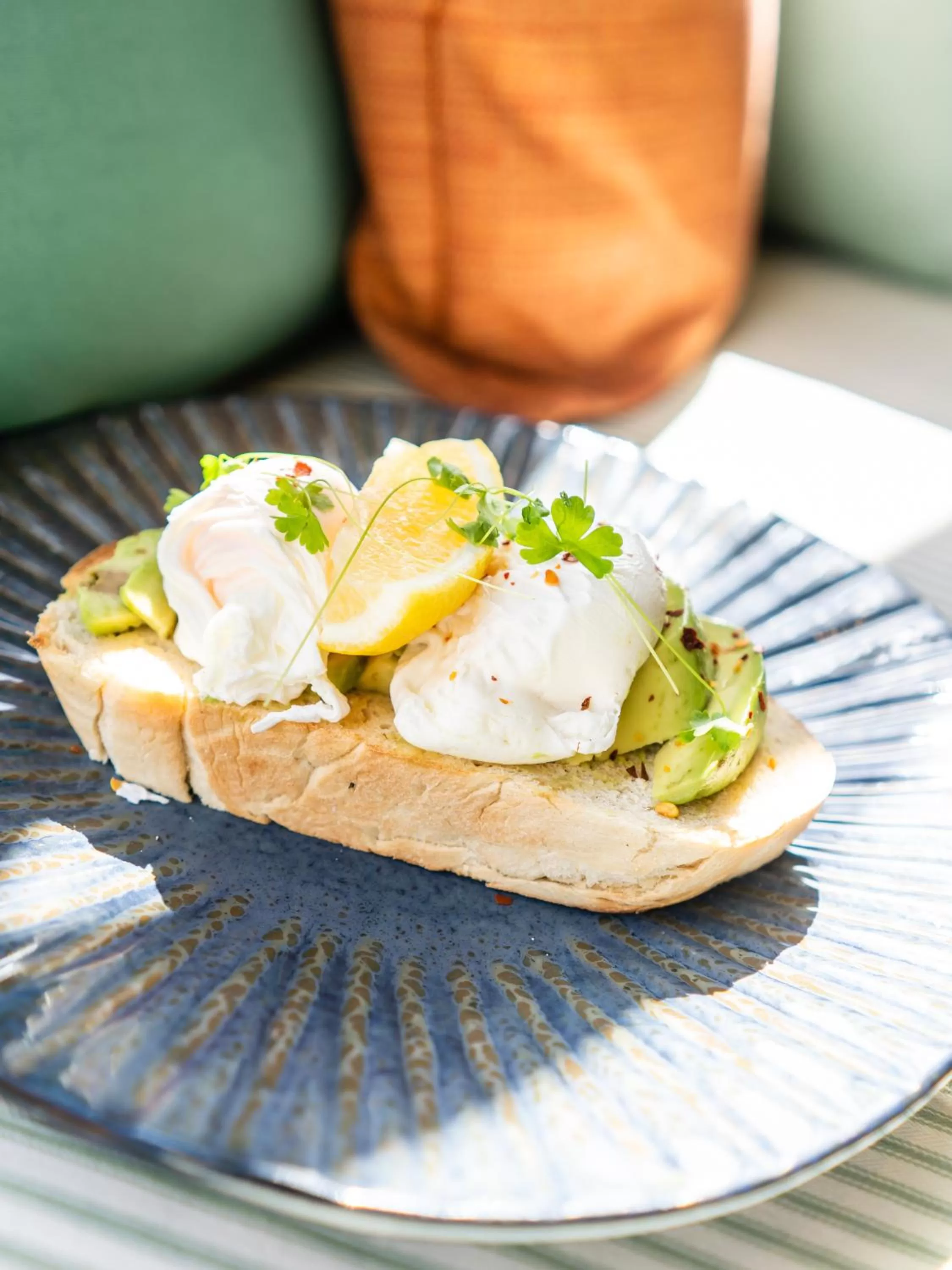 Breakfast in The Bridge