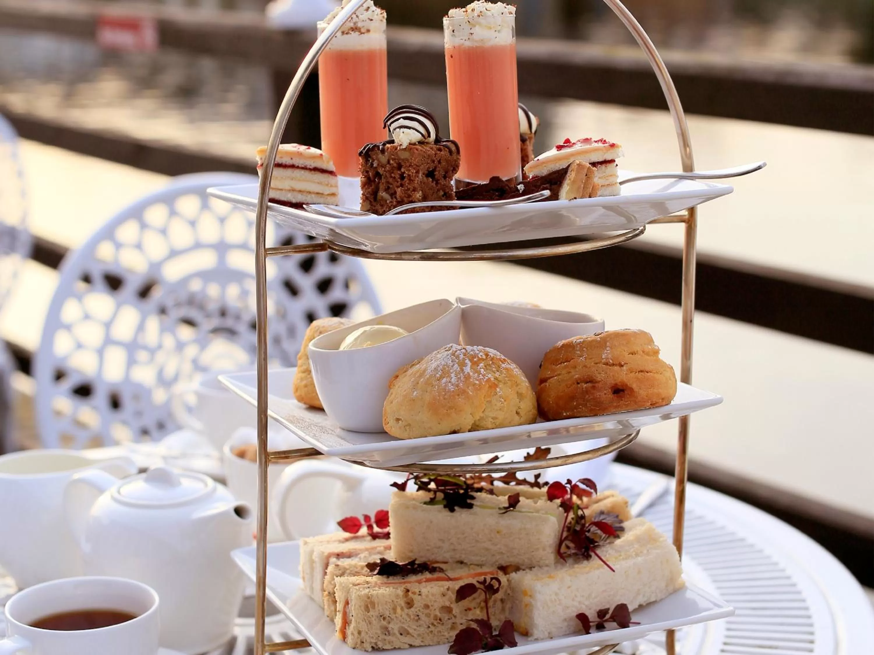 Restaurant/places to eat in Macdonald Compleat Angler