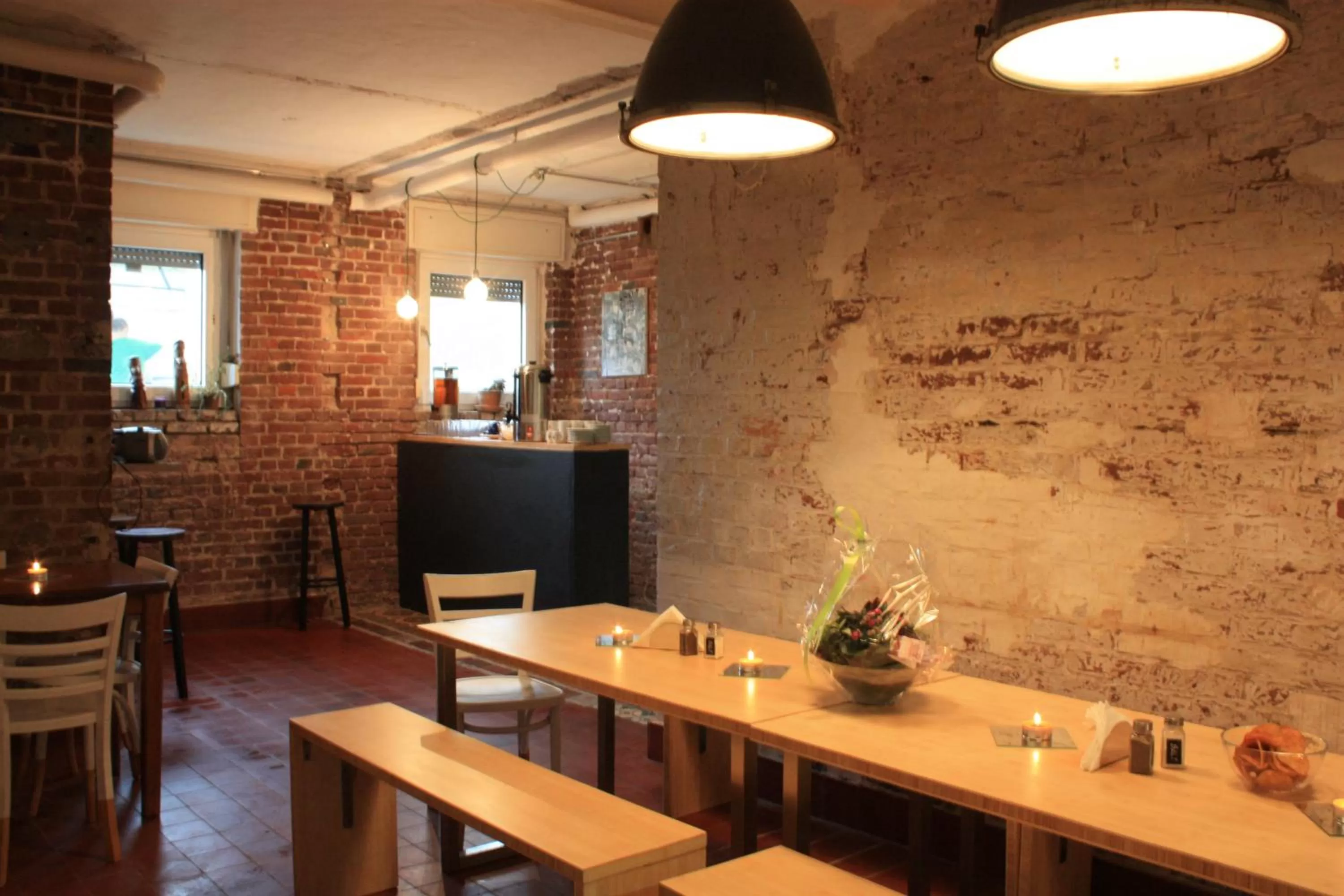 Restaurant/places to eat in World House Wetten