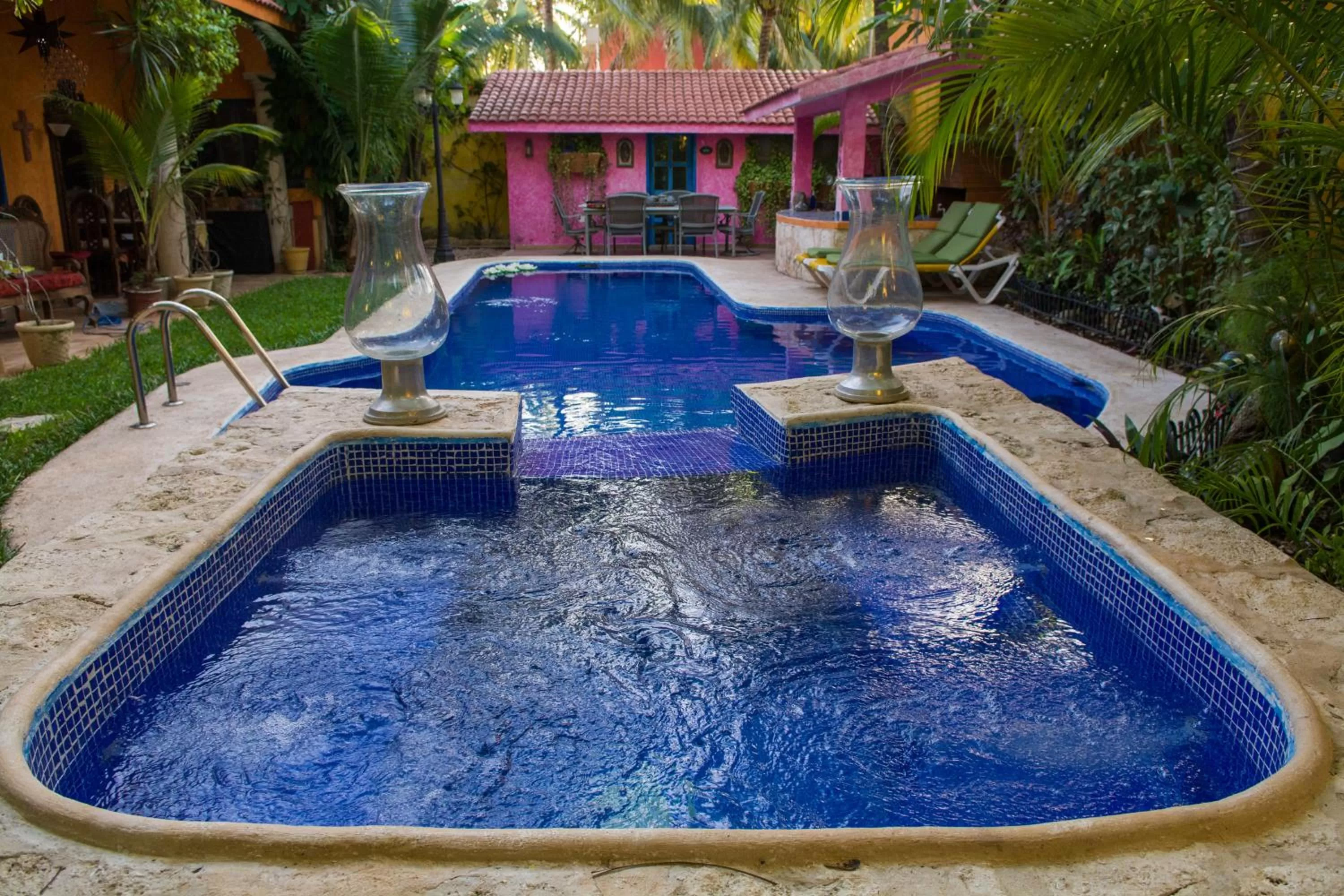 Hot Tub in Hacienda Boutique B&B and Spa Solo Adultos