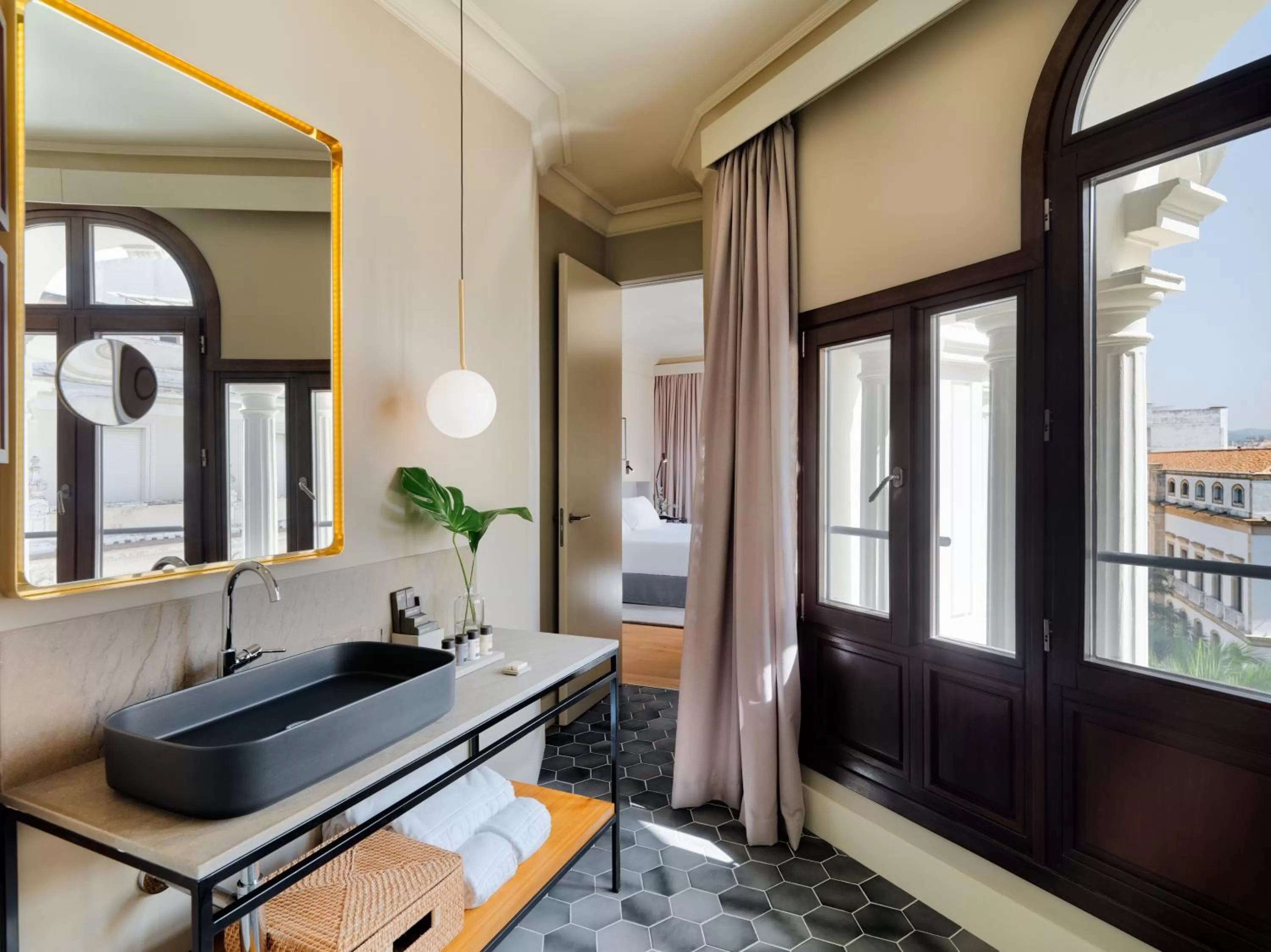 Bathroom in H10 Palacio Colomera