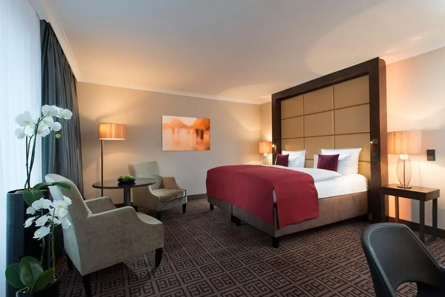 Business Deluxe Double Room in Hotel Palace Berlin Business Deluxe Double Room in Hotel Palace Berlin