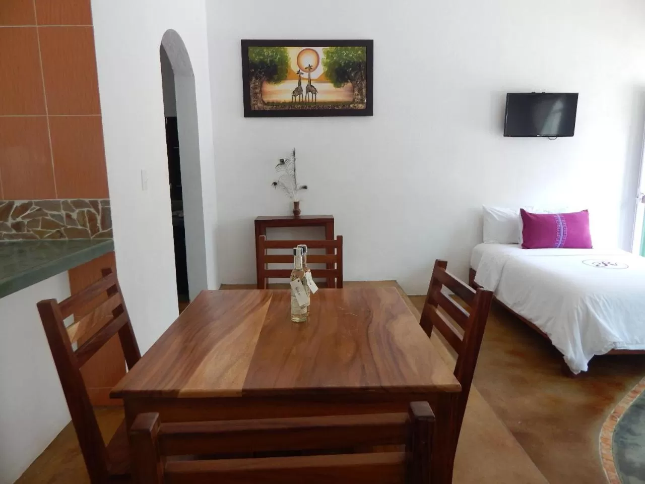 Dining area, Bed in Hotel Rockaway