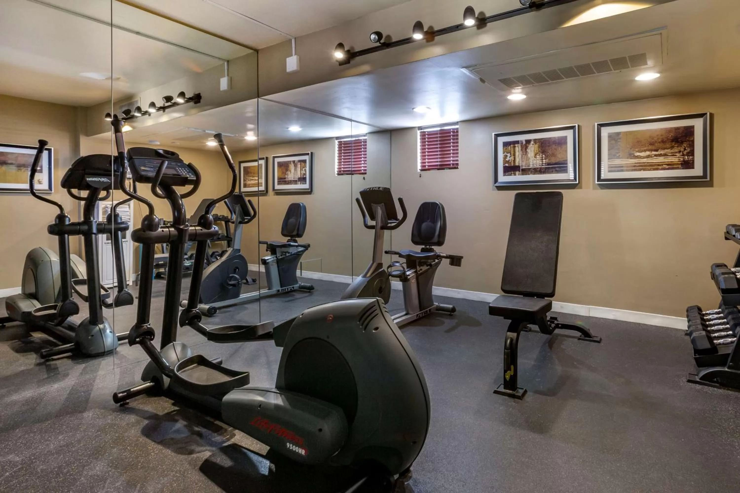 Spa and wellness centre/facilities in Best Western Plus King's Inn and Suites