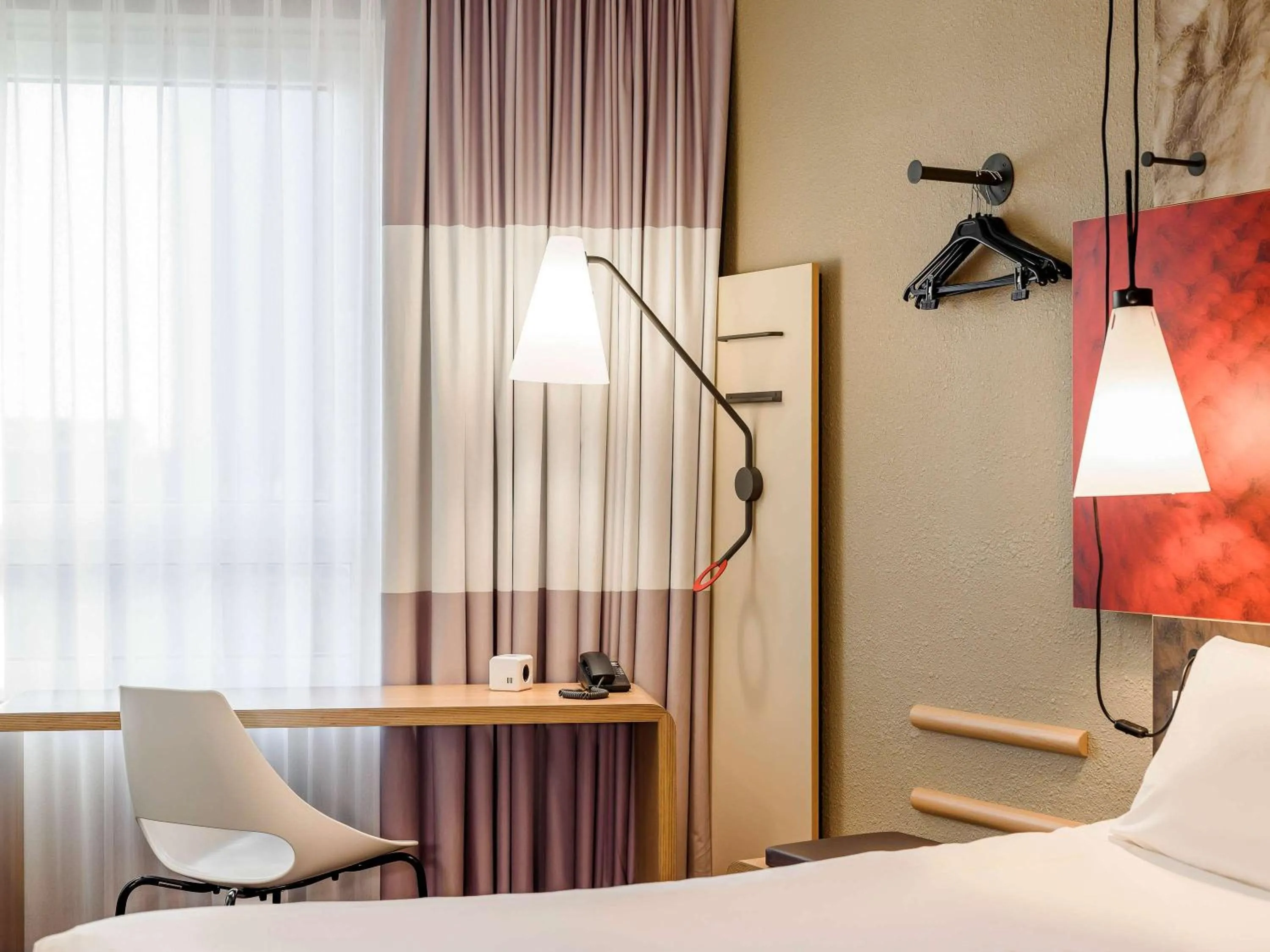 Photo of the whole room, Bed in Ibis Hotel Köln Am Dom