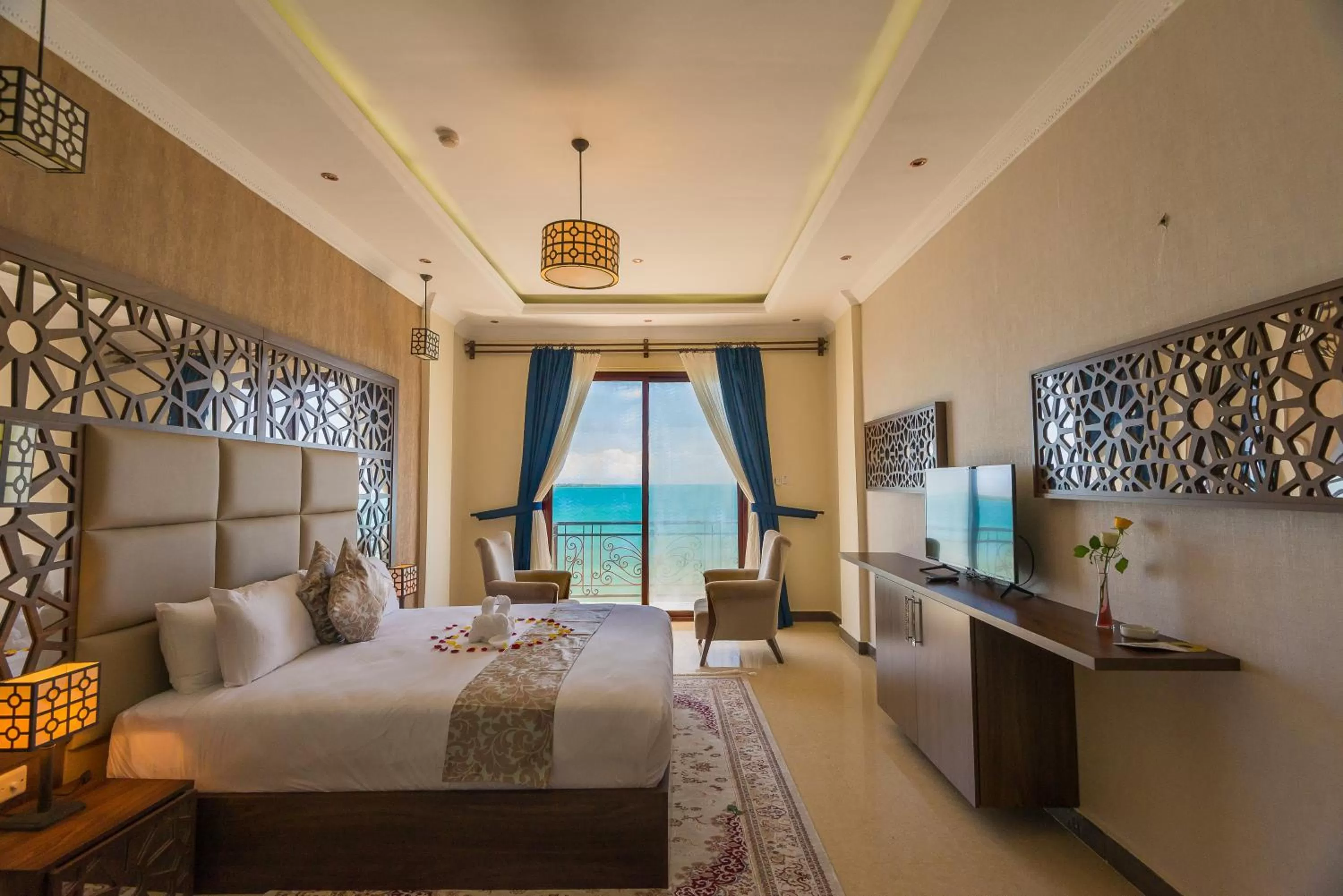 Sea view, Bed in Golden Tulip Zanzibar Resort