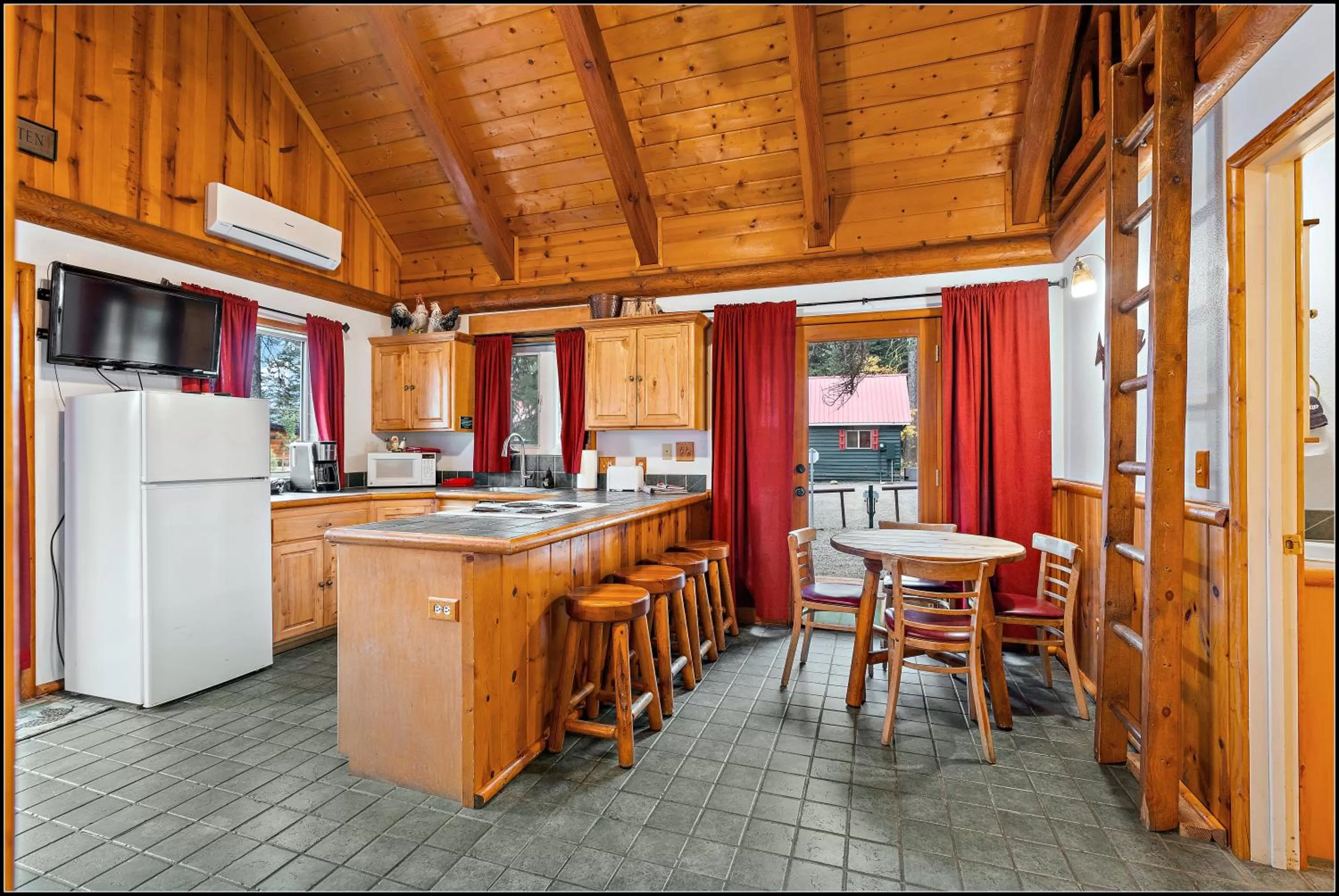 Kitchen or kitchenette in Brundage Bungalows